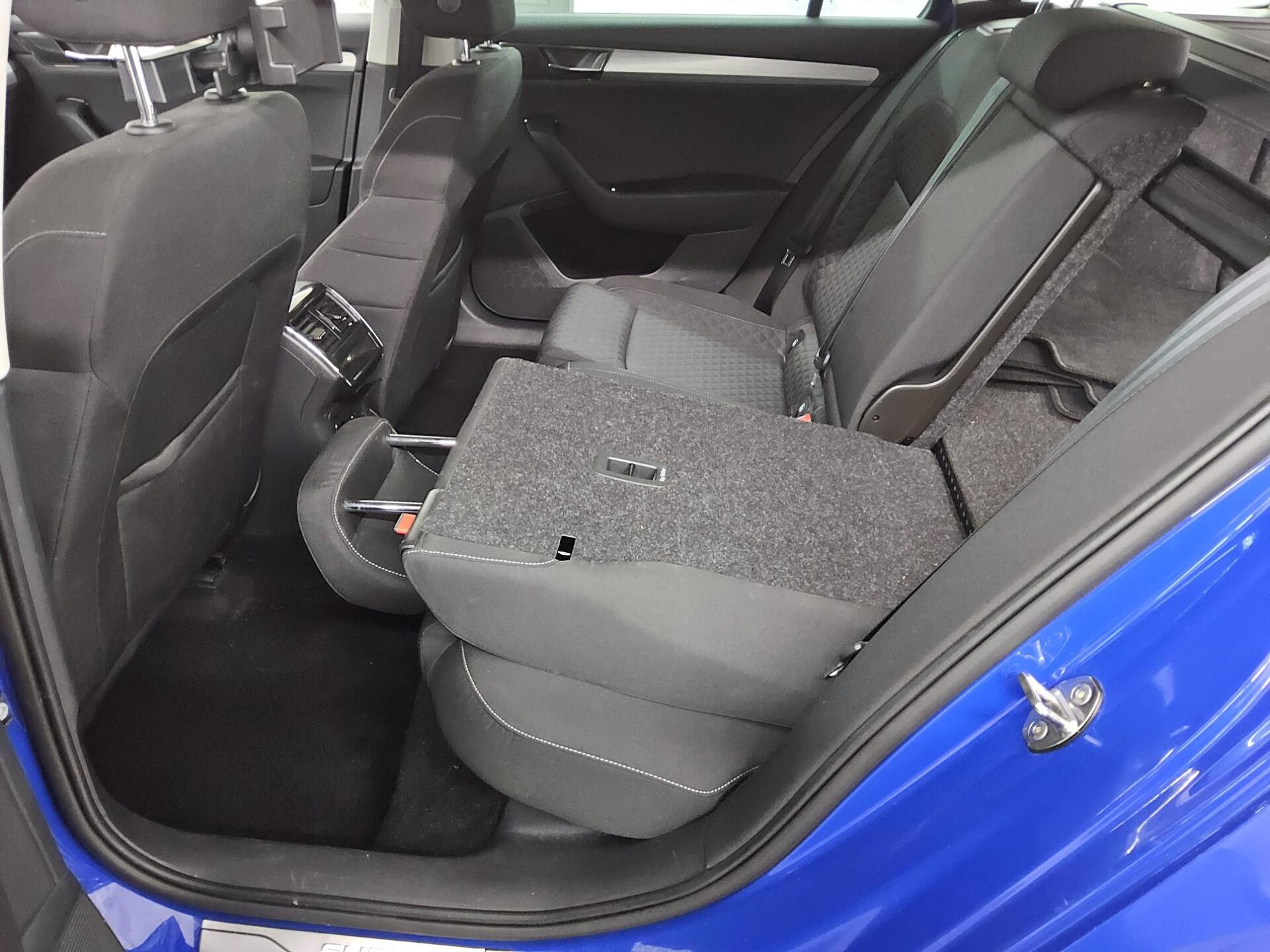 Skoda Superb Kombi 1.4 TSI iV Ambition Navi vc RFK ACC 13