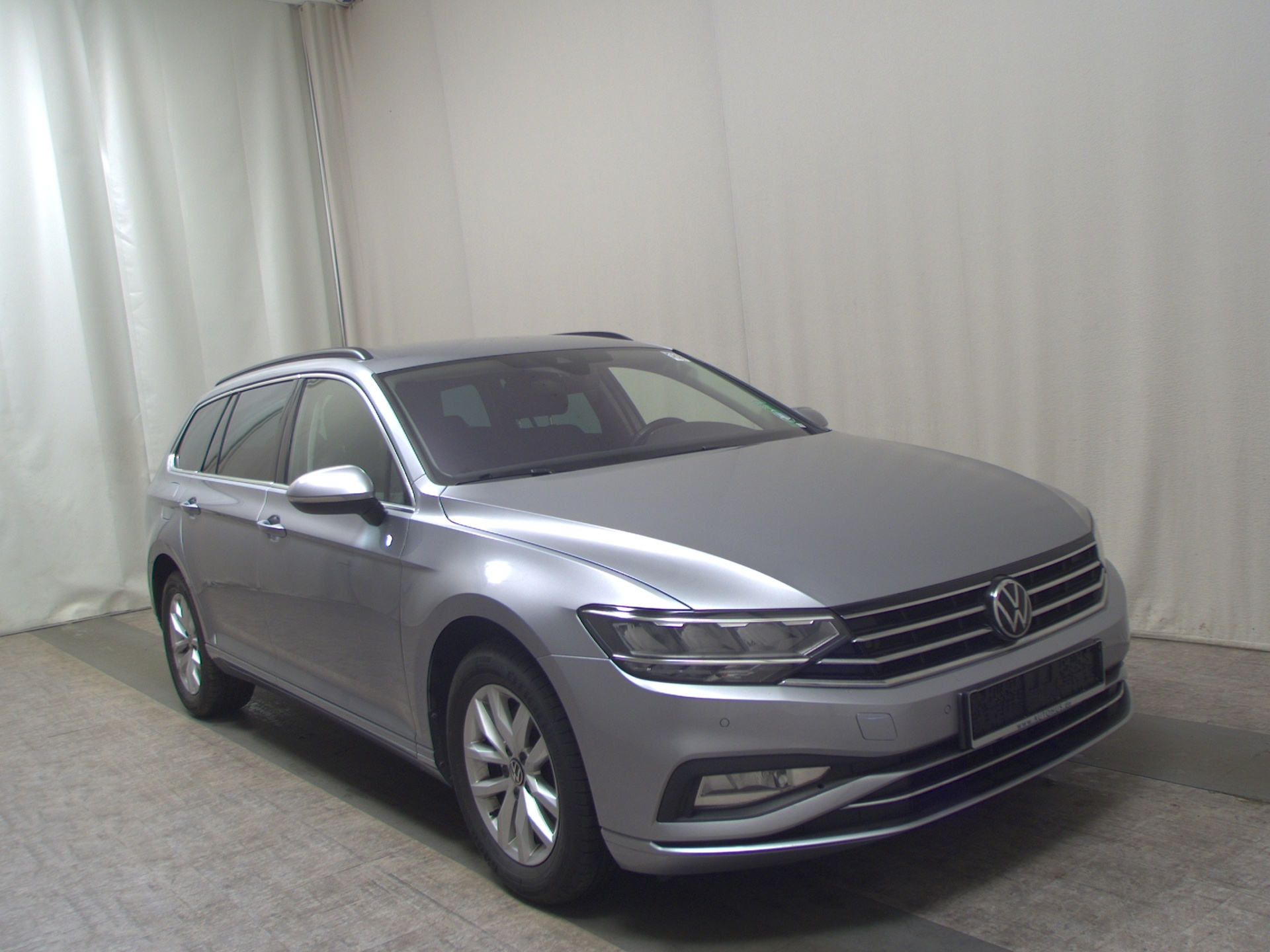 Volkswagen Passat Var. 2.0 TDI Business Navi LED AID AHK 3