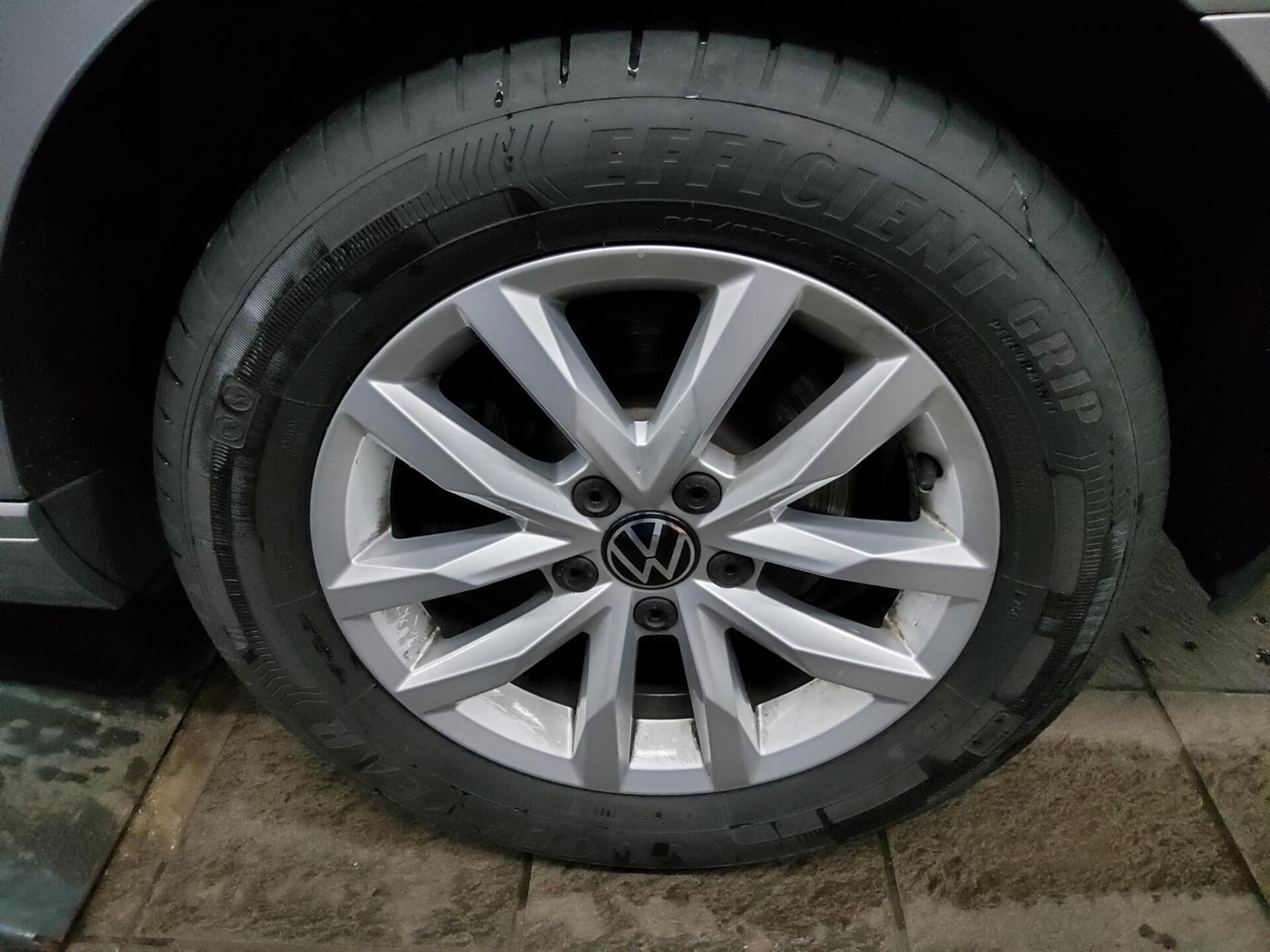 Volkswagen Passat Var. 2.0 TDI Business Navi LED AID AHK 11