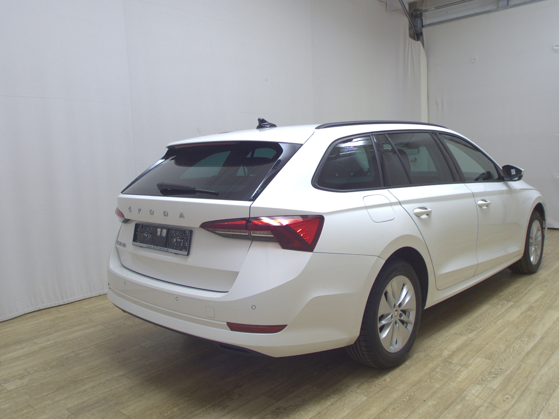 Skoda Octavia Kombi 2.0 TDI Ambition Navi LED vc AHK 4