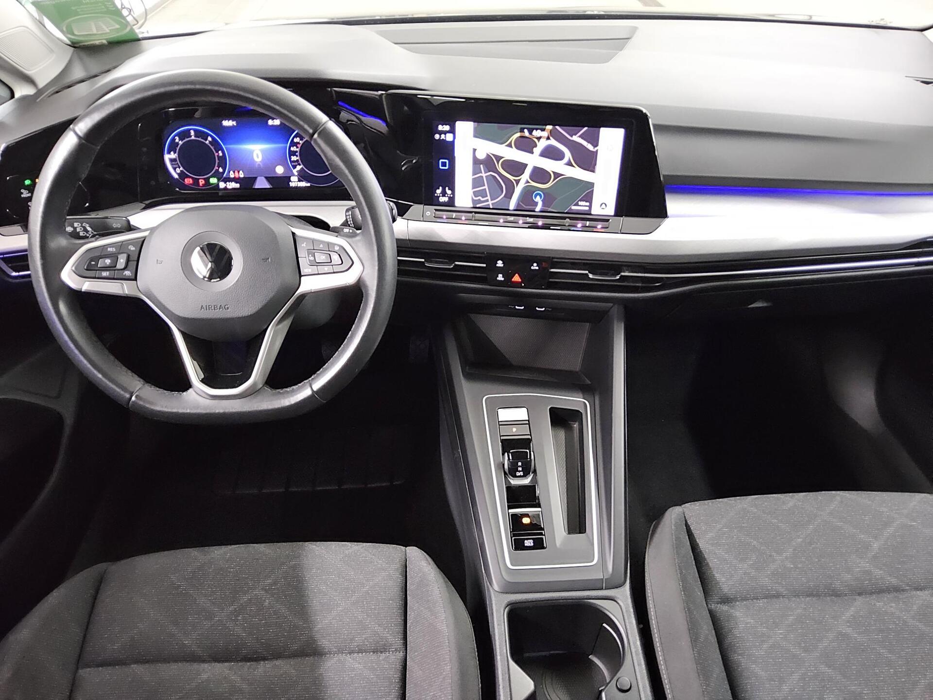 Volkswagen Golf-8 Var. 2.0 TDI Life Navi LED+ DC ACC 5