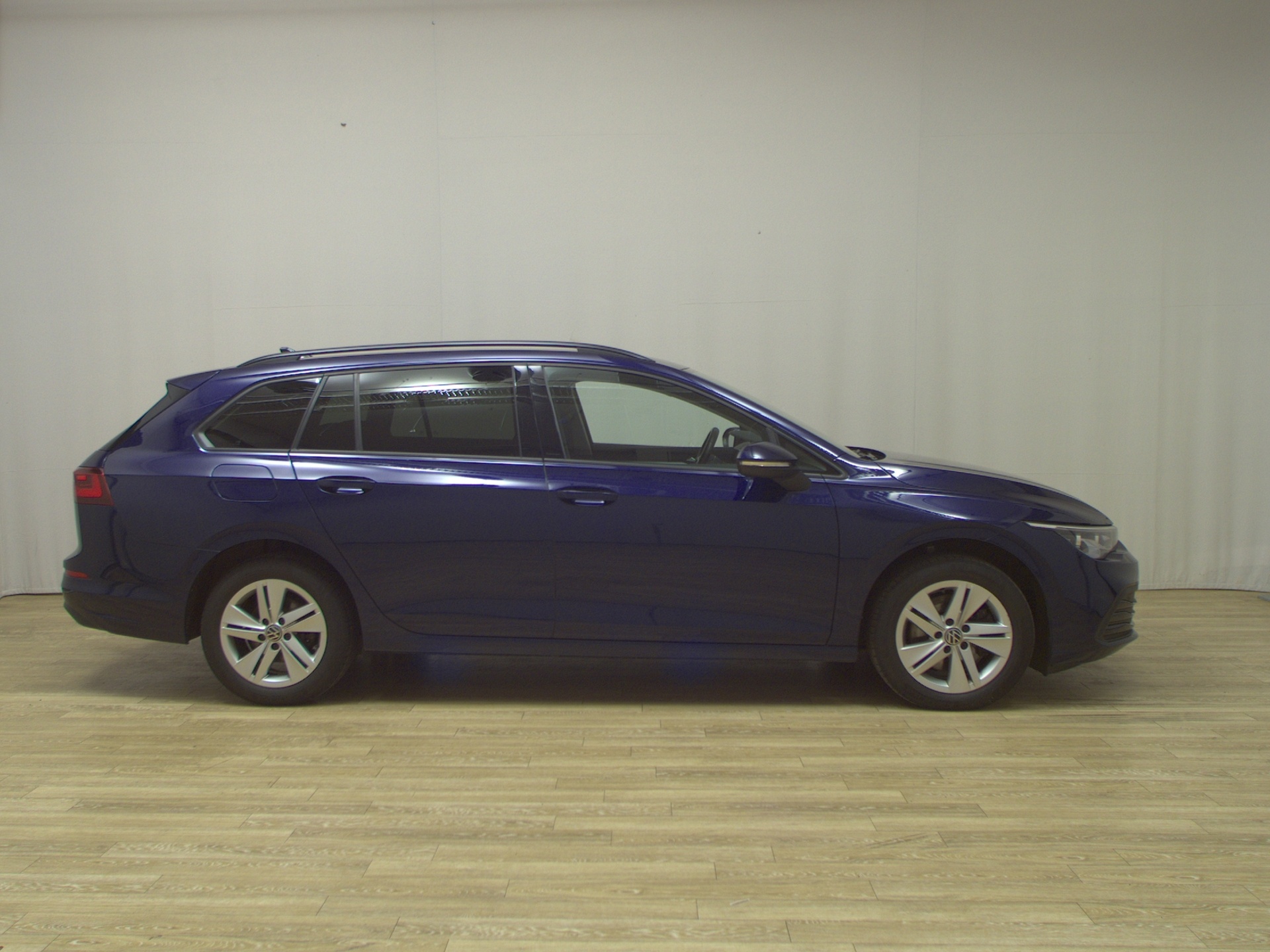 Volkswagen Golf-8 Var. 2.0 TDI Life Navi Matrix DC AHK ACC