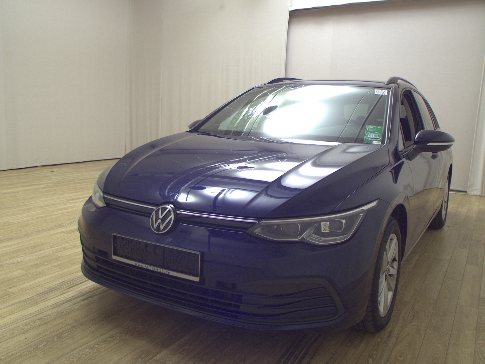 Volkswagen Golf-8 Var. 2.0 TDI Life Navi Matrix DC AHK ACC 2