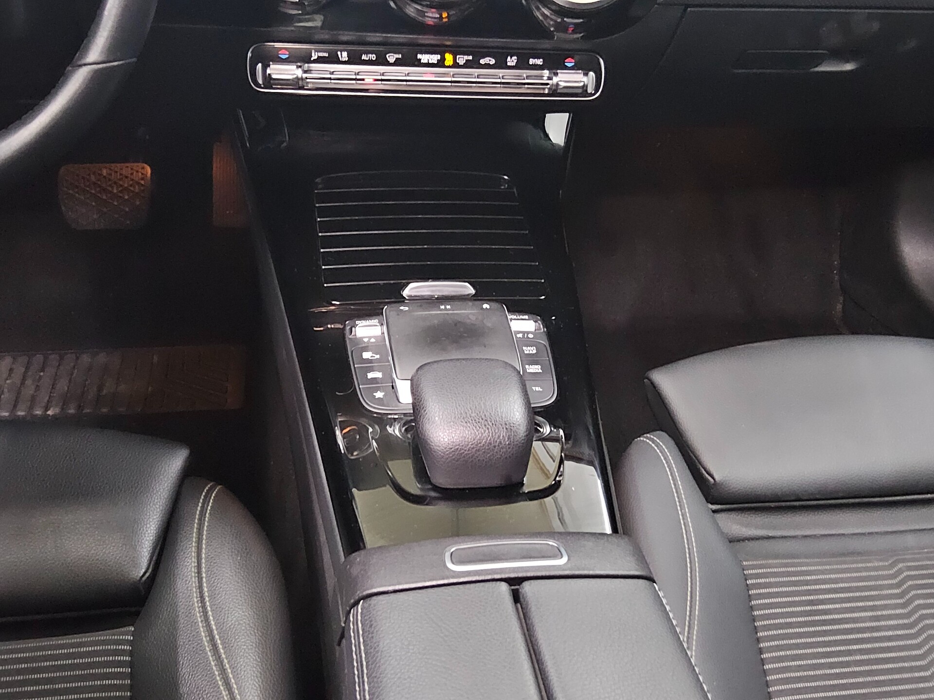 Mercedes-Benz CLA 220 SB d Progressive Navi Pano MB-LED RfK 6