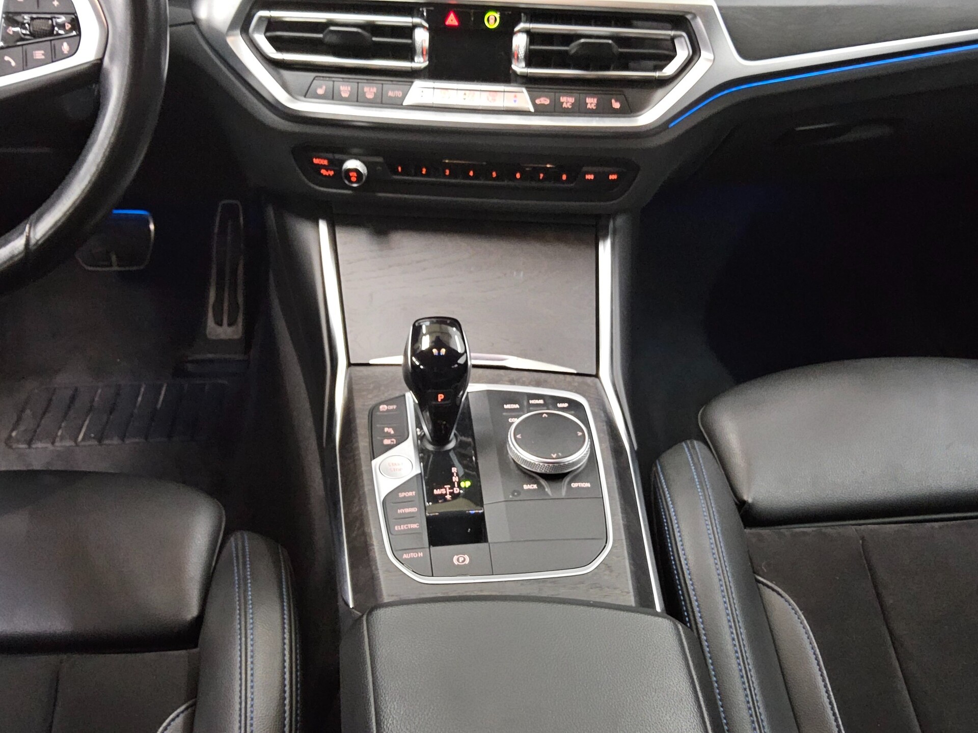 BMW 330e Touring M-Sport Navi LED+ LC-Pro HiFi AHK 6