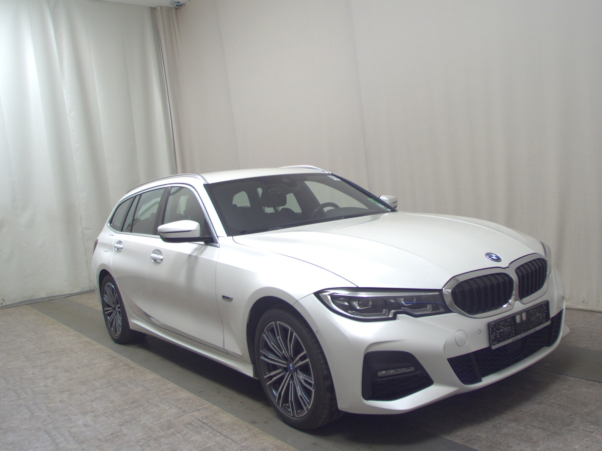BMW 330e Touring M-Sport Navi LED+ LC-Pro HiFi AHK 3