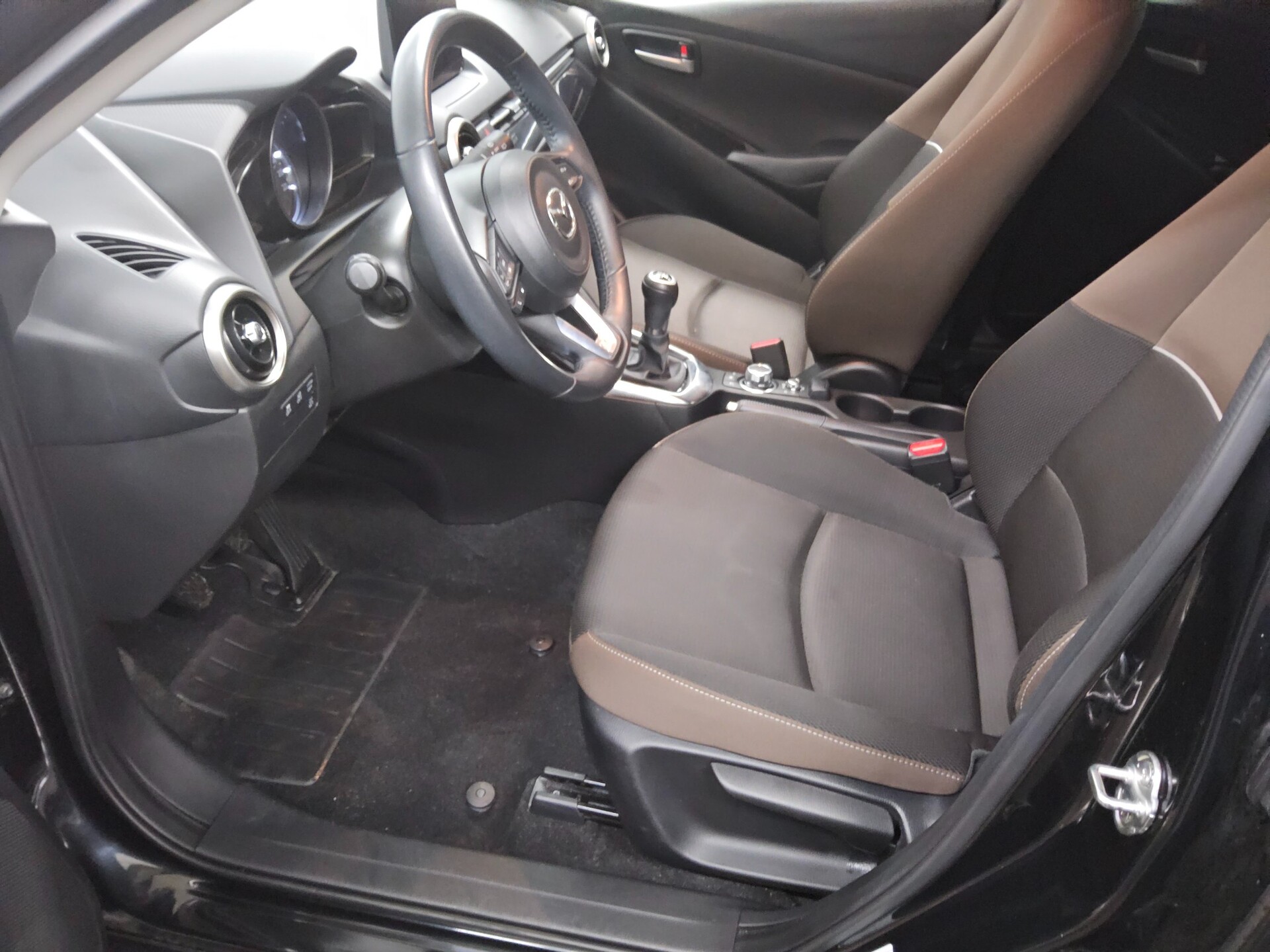 Mazda 2  1.5 SKYACTIV-D LED PDC Shz Radio Alu 8