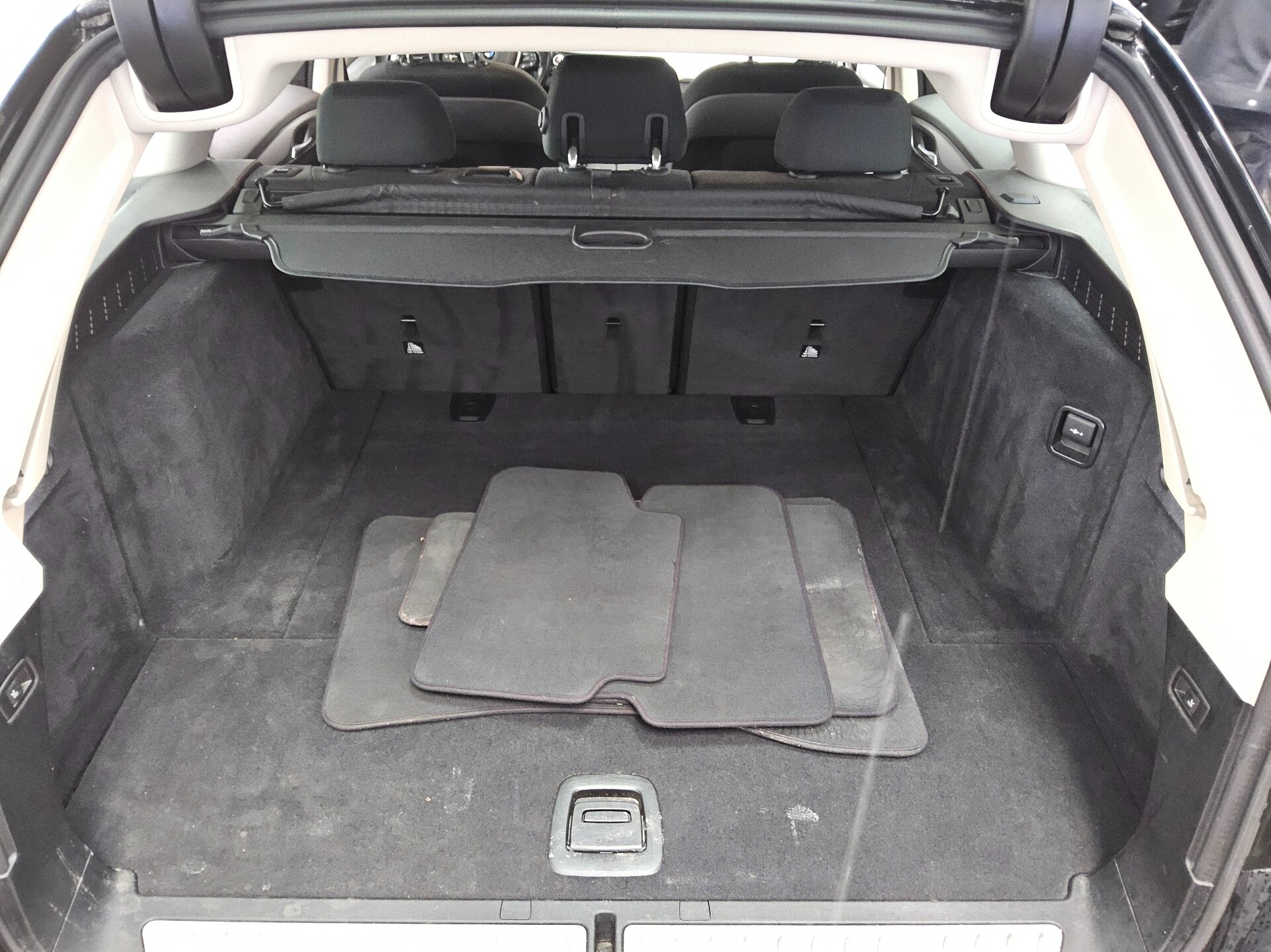 BMW 520dA Touring Navi LED PDC SHZ 11