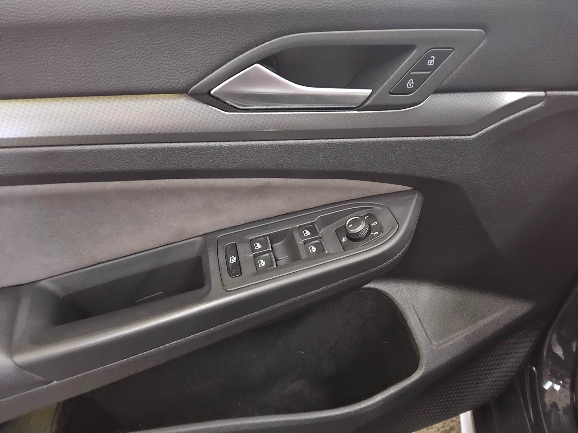 Volkswagen Golf-8 Alltrack 2.0 TDI 4M Navi DC AHK ACC 10