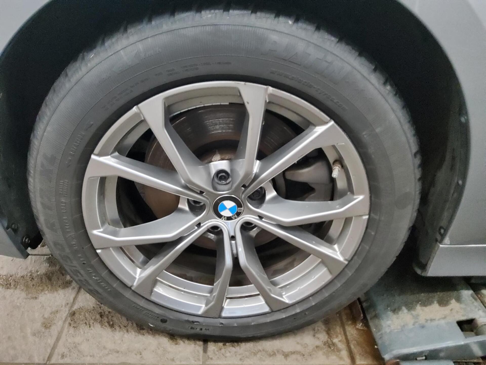 BMW 330e Touring LCI T-Leder Navi LC Pro Curved LED 11