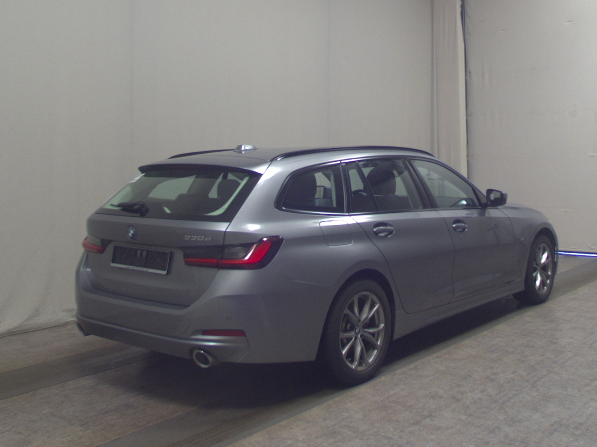 BMW 330e Touring LCI T-Leder Navi LC Pro Curved LED 4