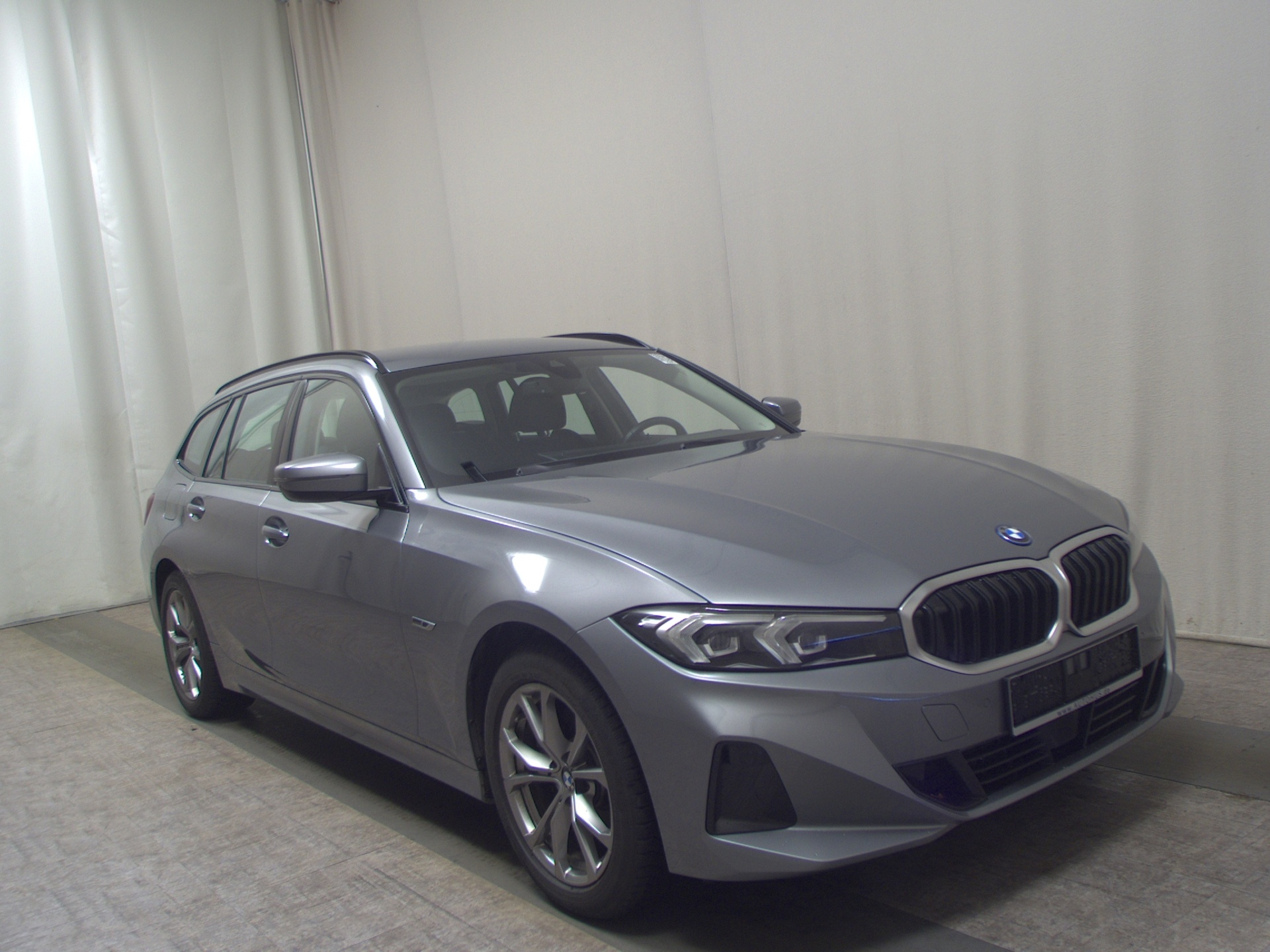 BMW 330e Touring LCI T-Leder Navi LC Pro Curved LED 3