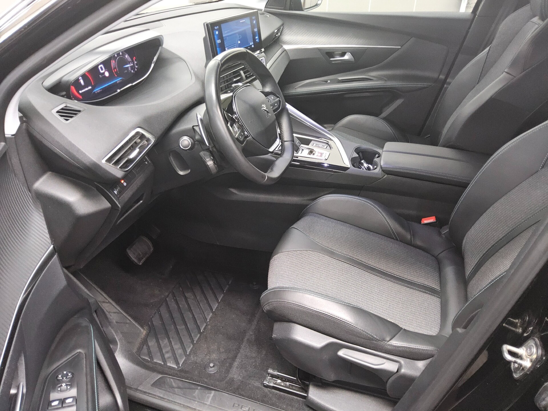 Peugeot 3008 1.5 BlueHDI Allure T-Leder Navi LED RFK 8