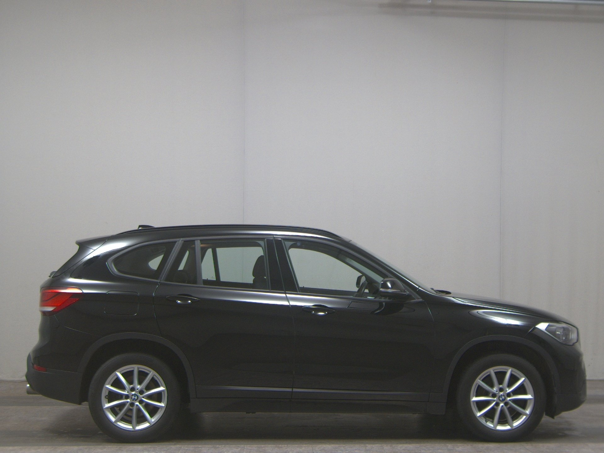 BMW X1 xDrive20d Advantage Navi LED Pano HiFi AHK