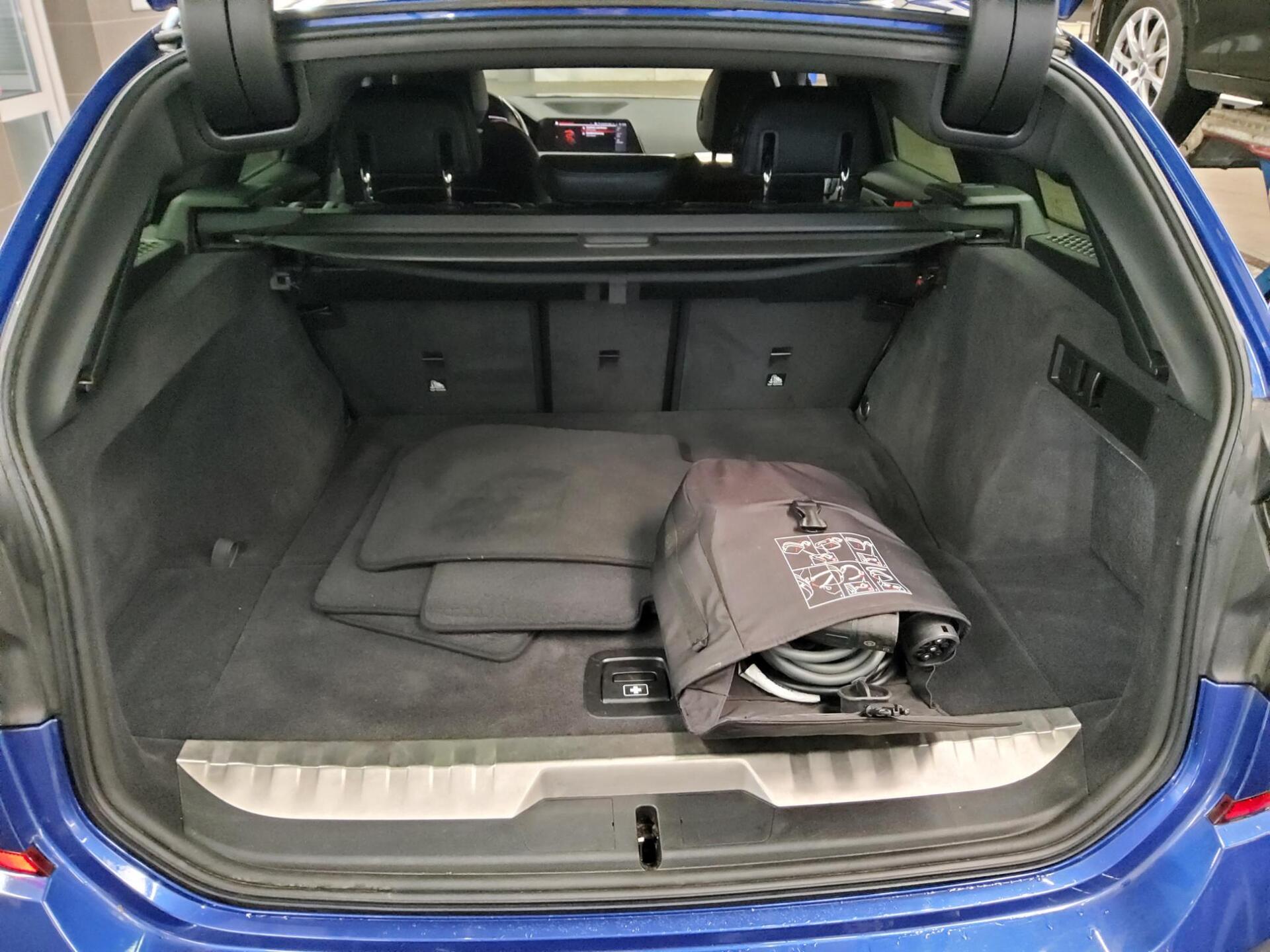 BMW 320e Touring M-Sport Navi LED LC-Pro Shz PDC 13