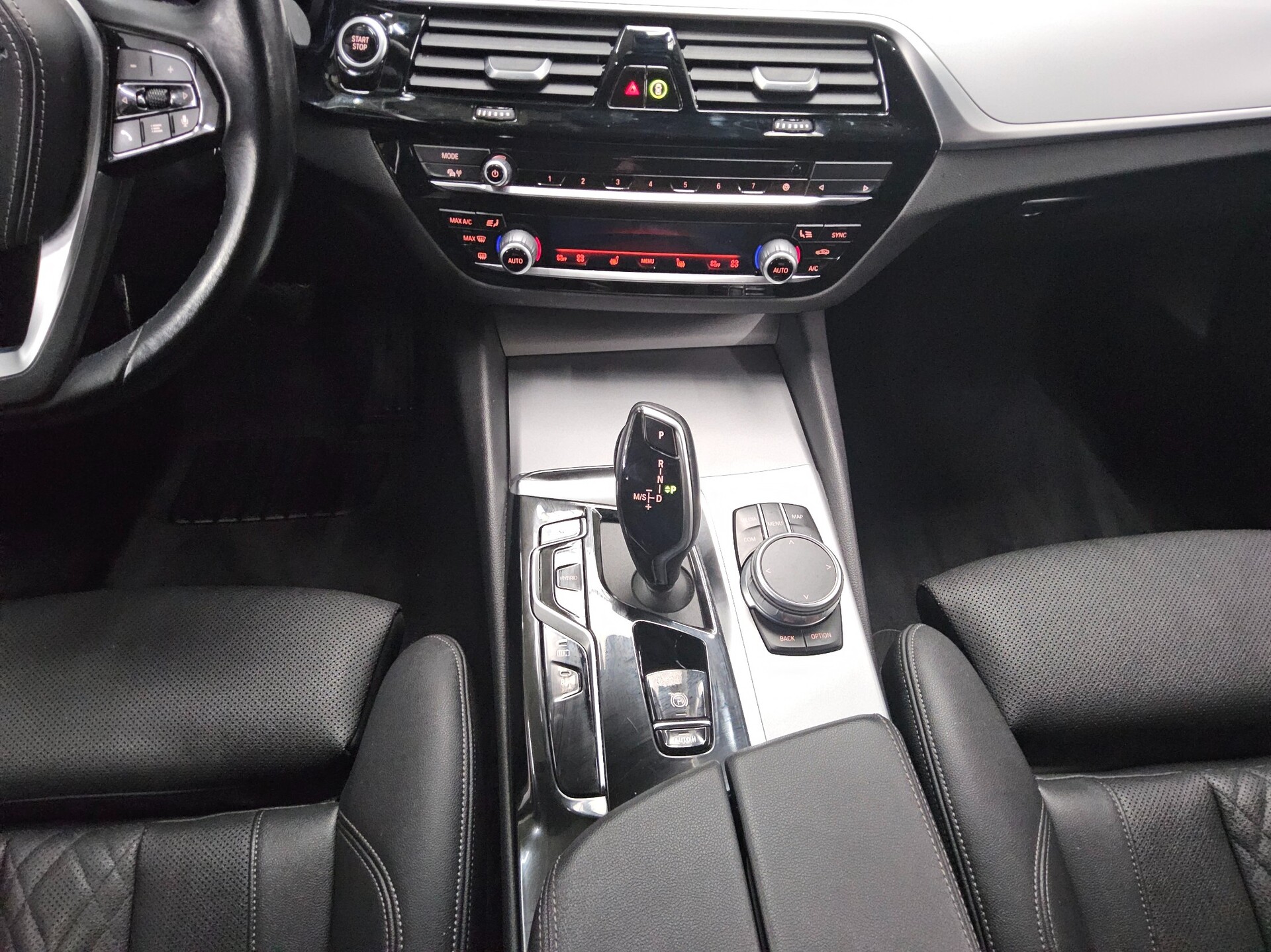 BMW 530e Touring e Leder Navi LED LC-Prof RFK AHK 6