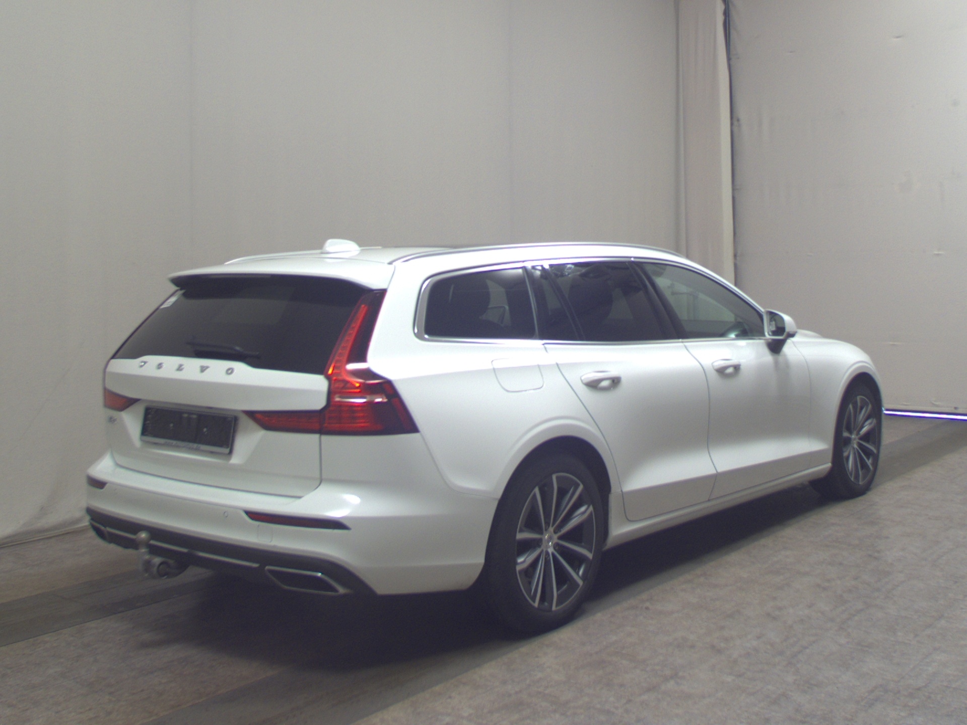 Volvo V60 T6 AWD Inscription Navi Pano LED AHK RFK 4