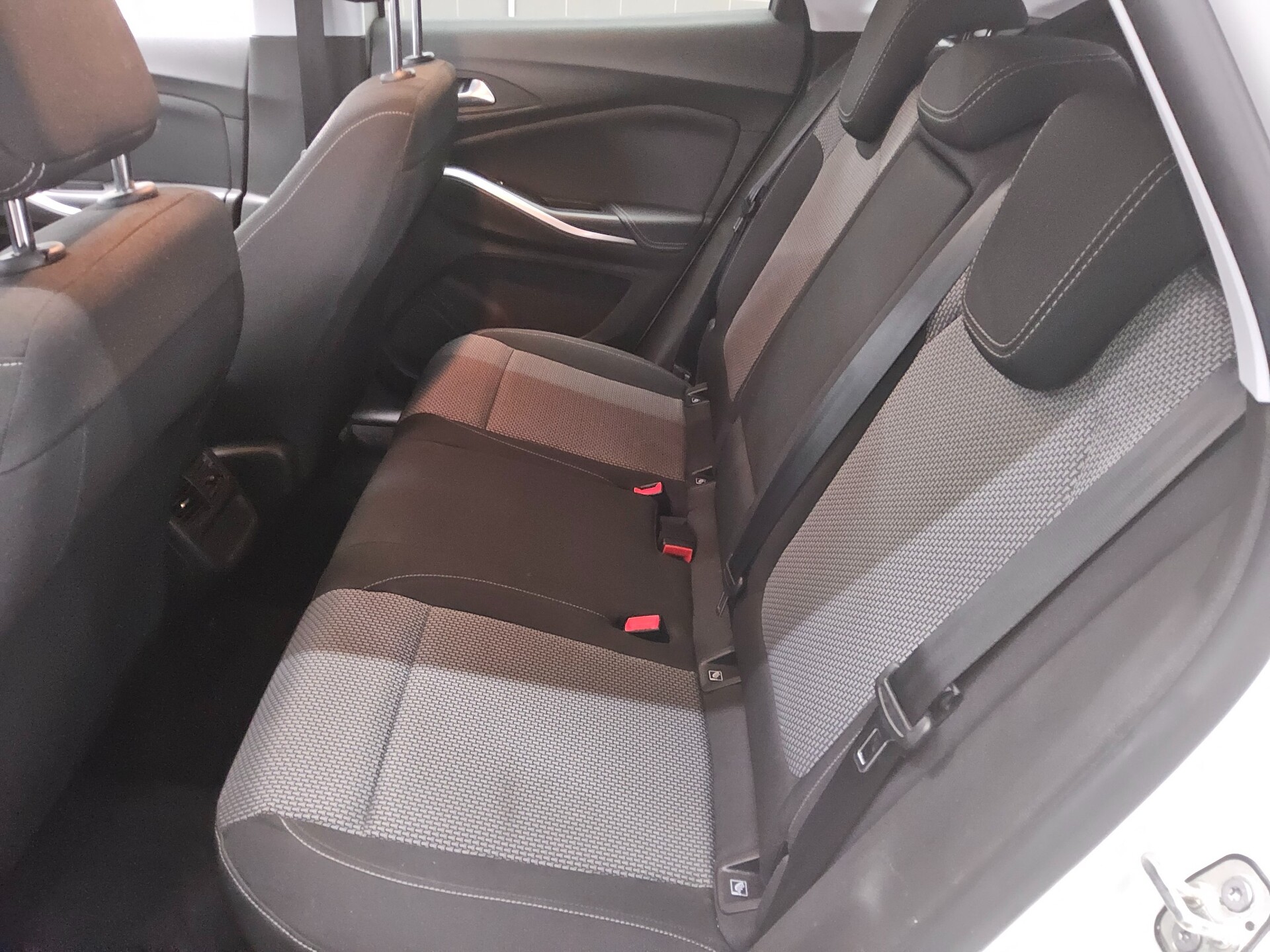 Opel Grandland X 1.5 D Business Ed. Navi LED Shz PDC 13