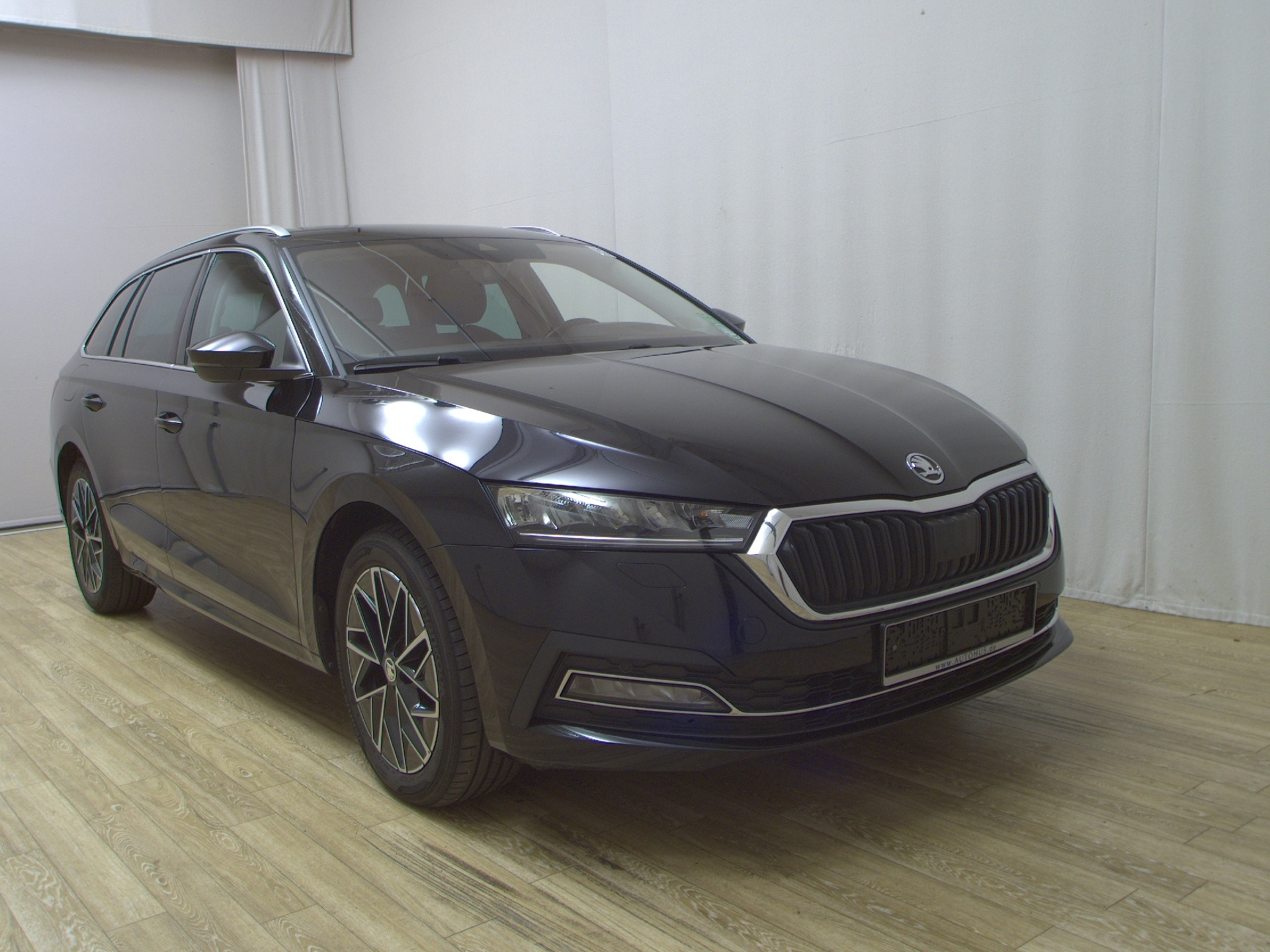 Skoda Octavia Kombi 2.0 TDI Style T-Leder Navi LED vc 3