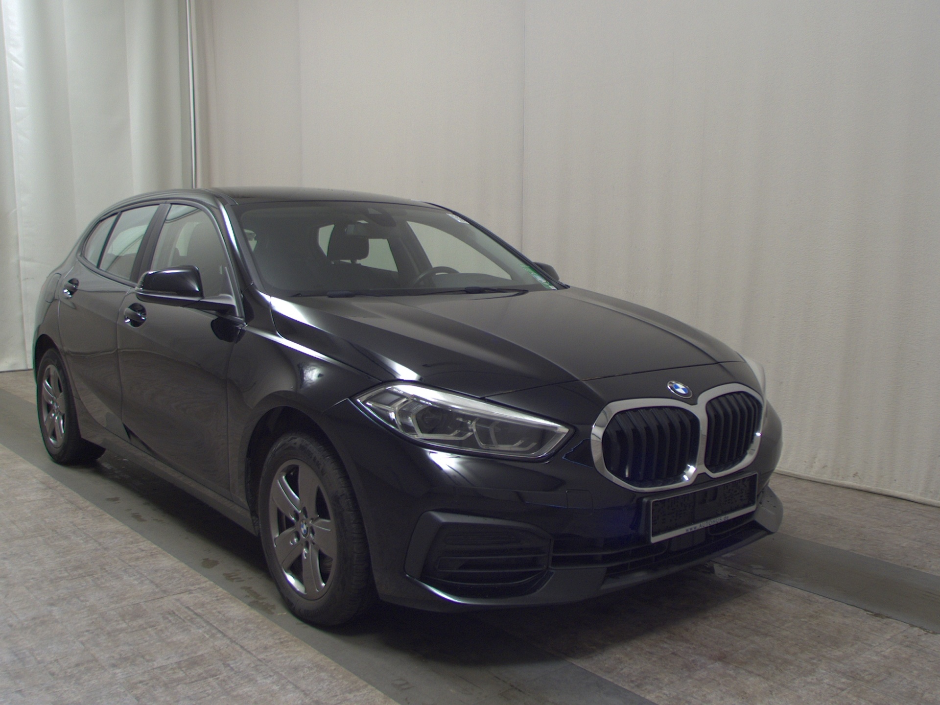 BMW 118dA Advantage Navi LED LC Pro HuD PDC SHZ 3