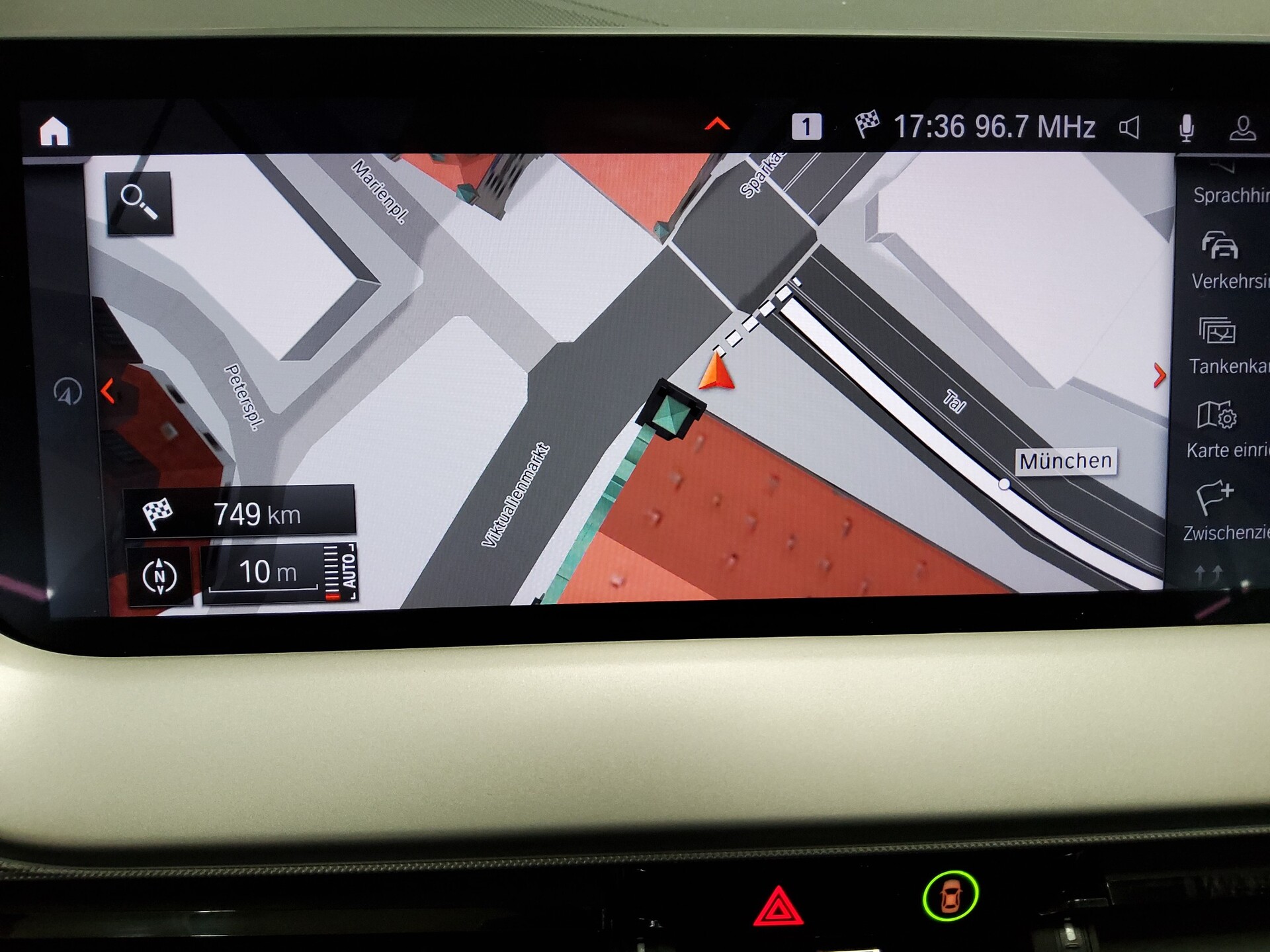 BMW 118dA Advantage Navi LED LC Pro HuD PDC SHZ 7