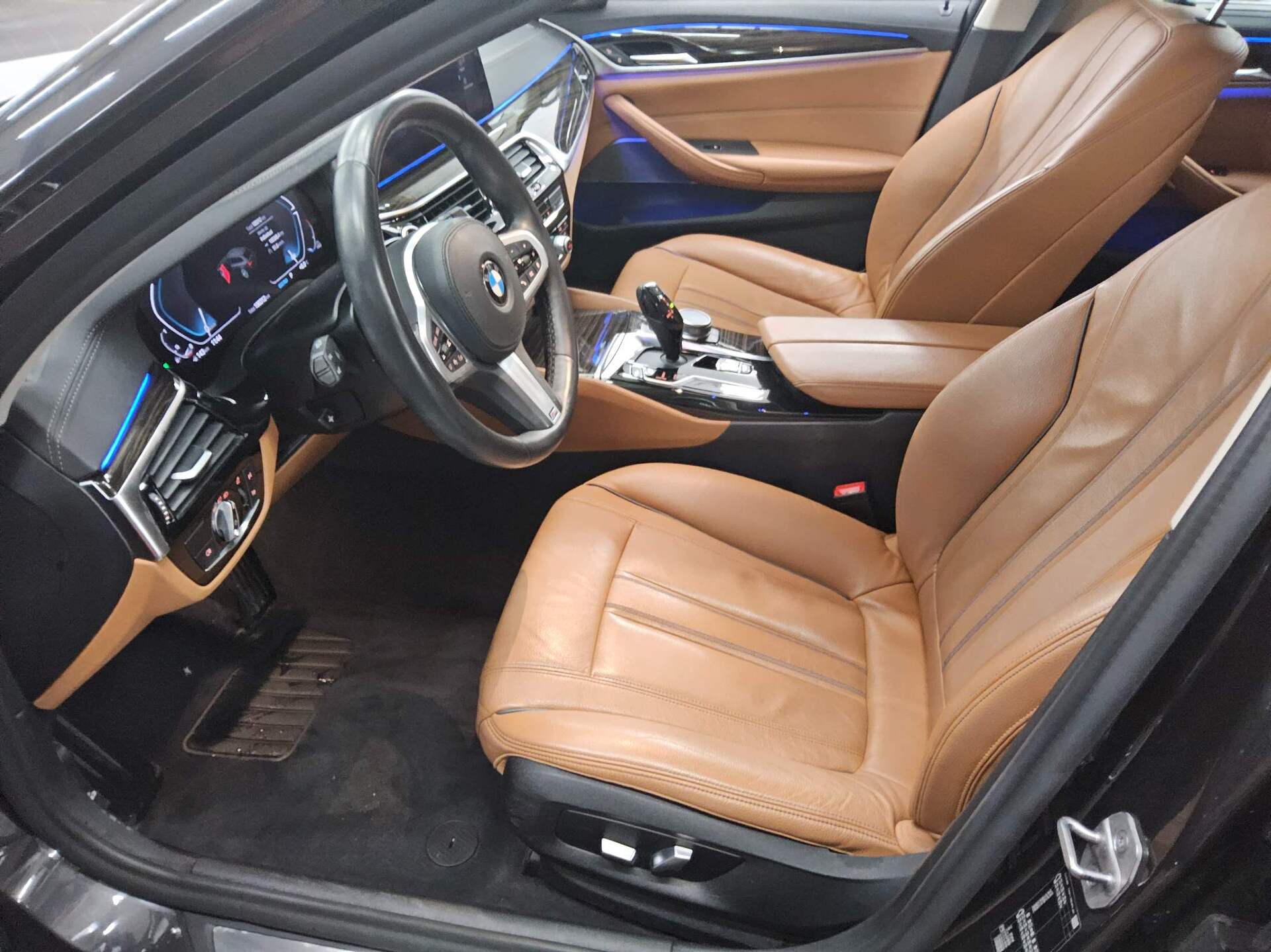 BMW 530i Touring Luxury-Line Leder Navi LED H-K RfK 9