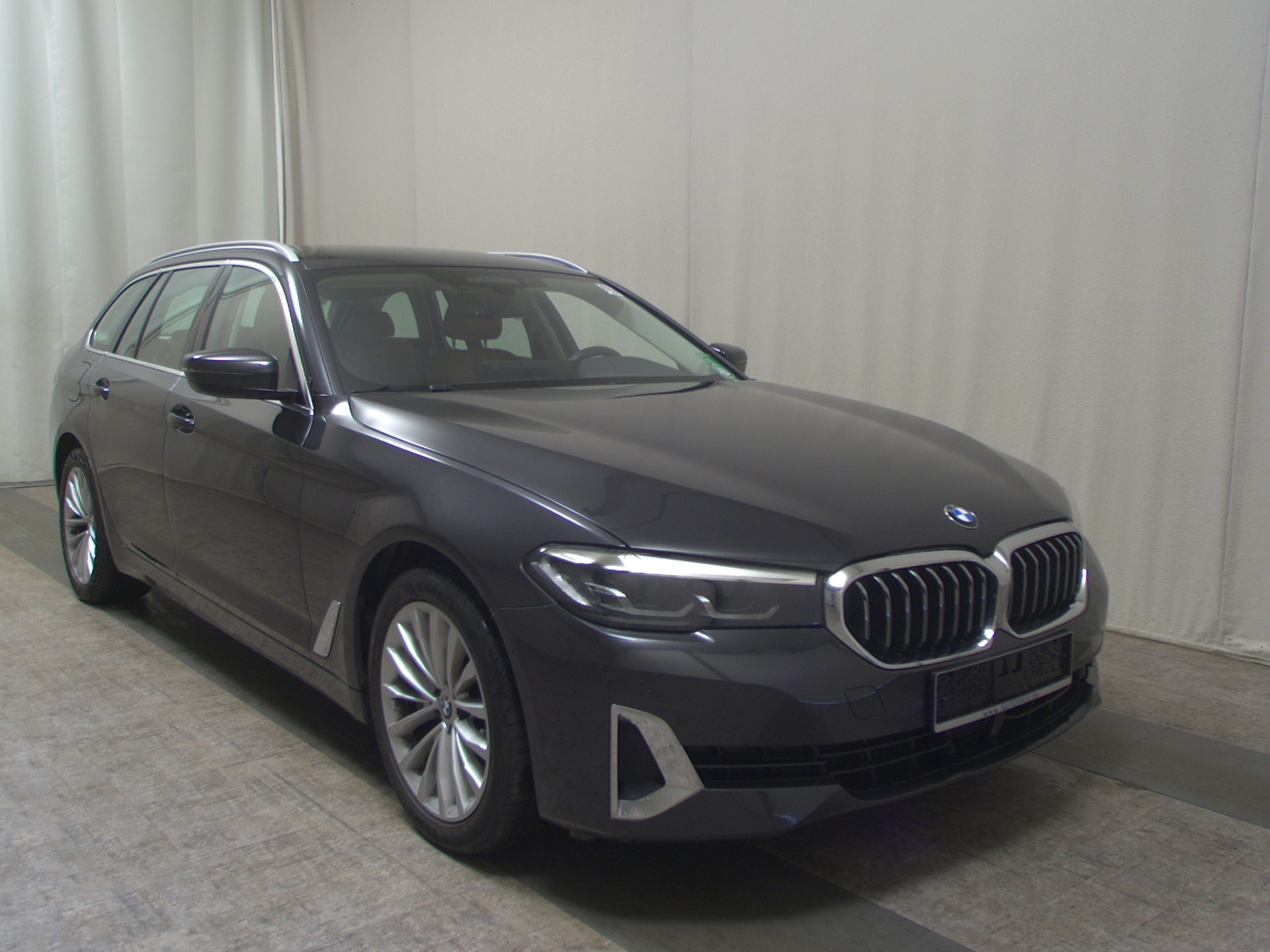 BMW 530i Touring Luxury-Line Leder Navi LED H-K RfK 3