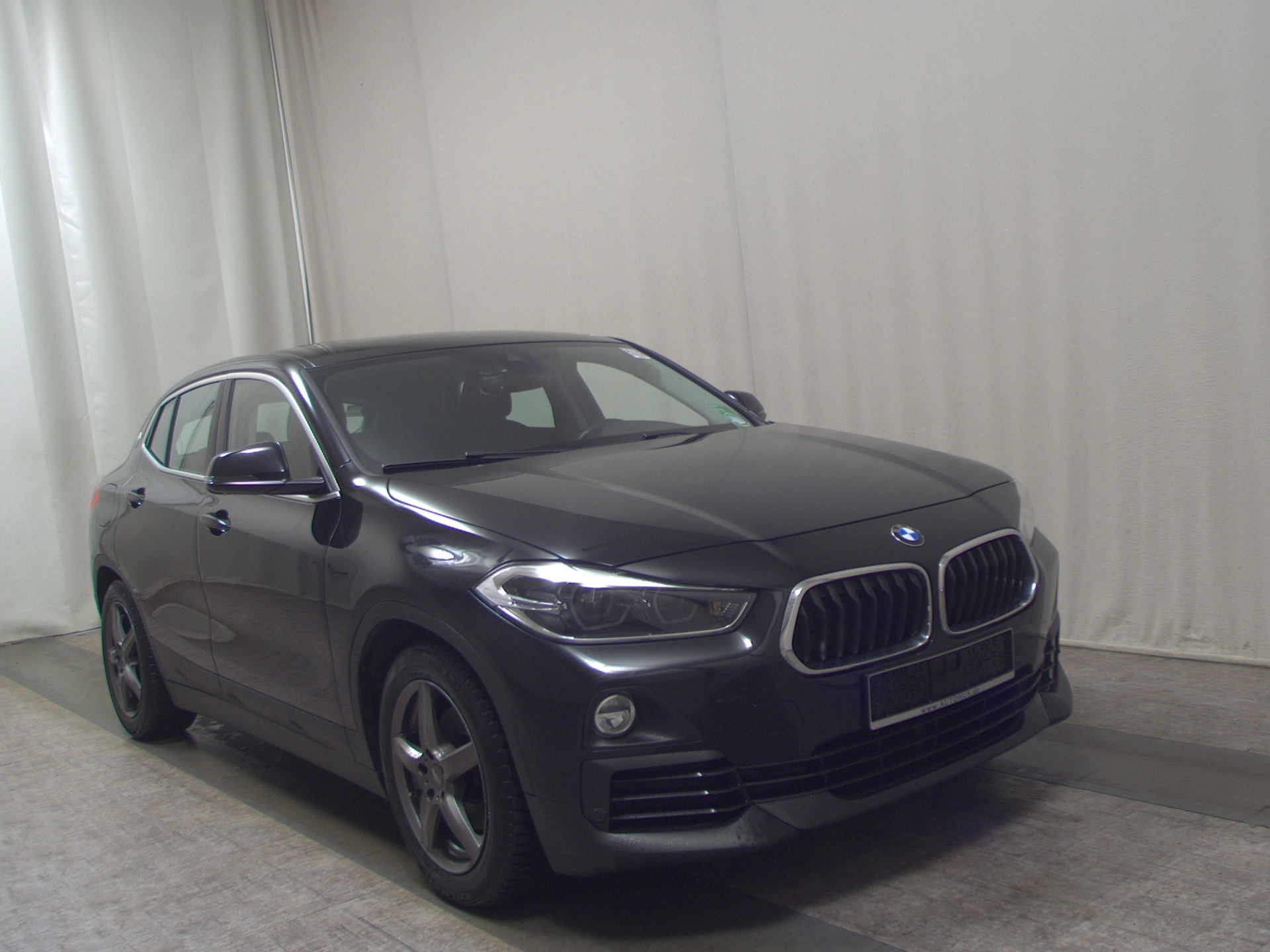 BMW X2 sDrive18d Navi LED Pano Sportsitze 3