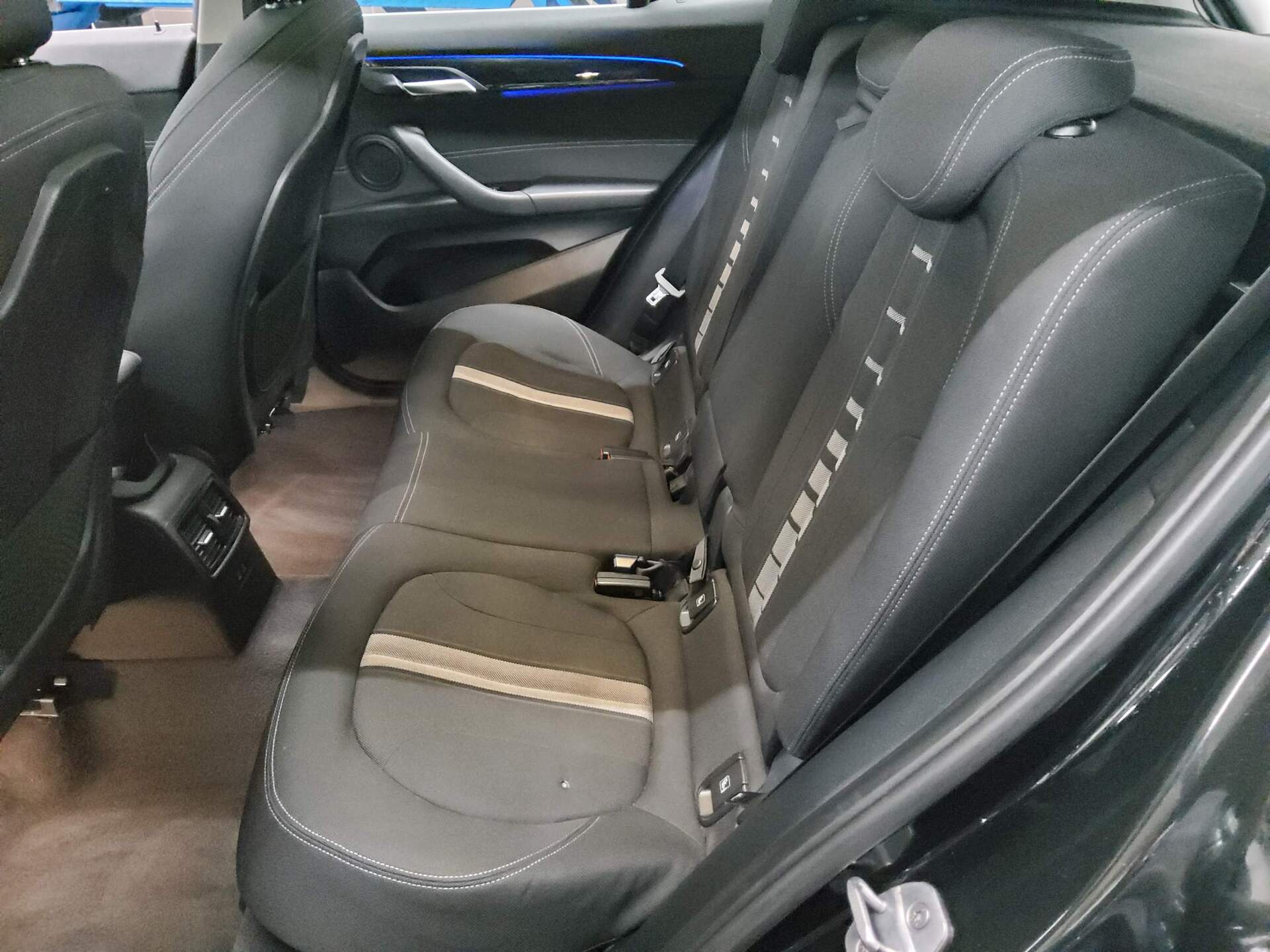 BMW X2 sDrive18d Navi LED Pano Sportsitze 13