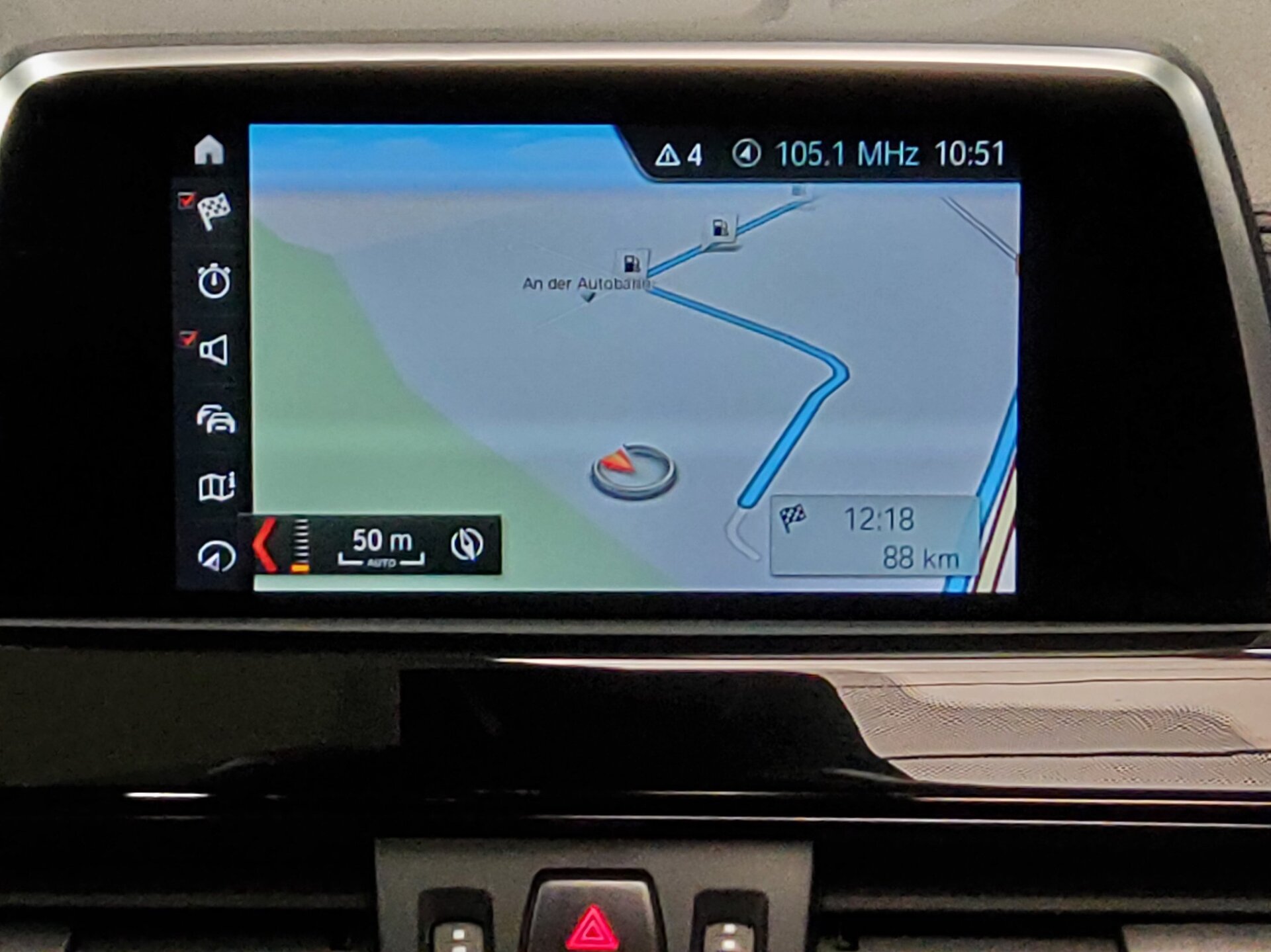 BMW X2 sDrive18d Navi LED Pano Sportsitze 7