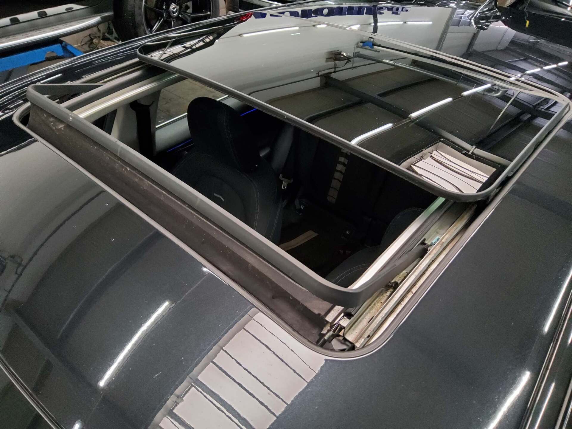 BMW X2 sDrive18d Navi LED Pano Sportsitze 12