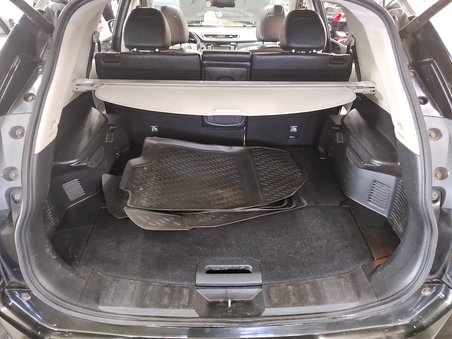 Nissan X-Trail 1.6 DCI Tekna Navi LED Pano Kamera AHK 12