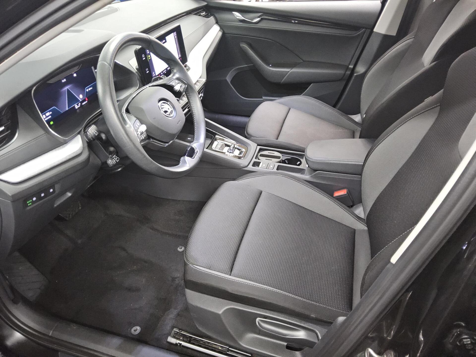 Skoda Octavia Kombi 2.0 TDI Tour Navi LED vc ACC PDC 9