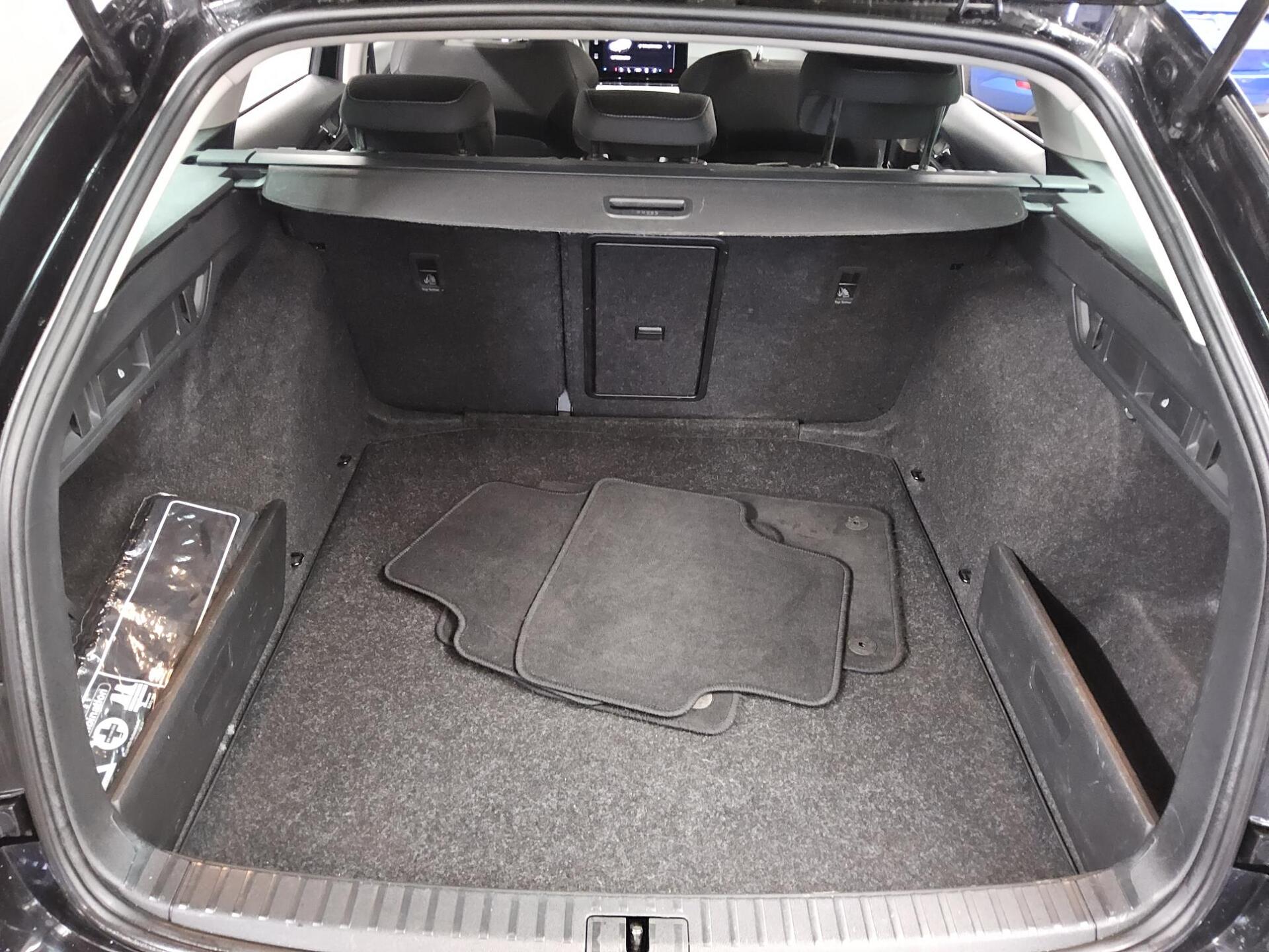 Skoda Octavia Kombi 2.0 TDI Tour Navi LED vc ACC PDC 13