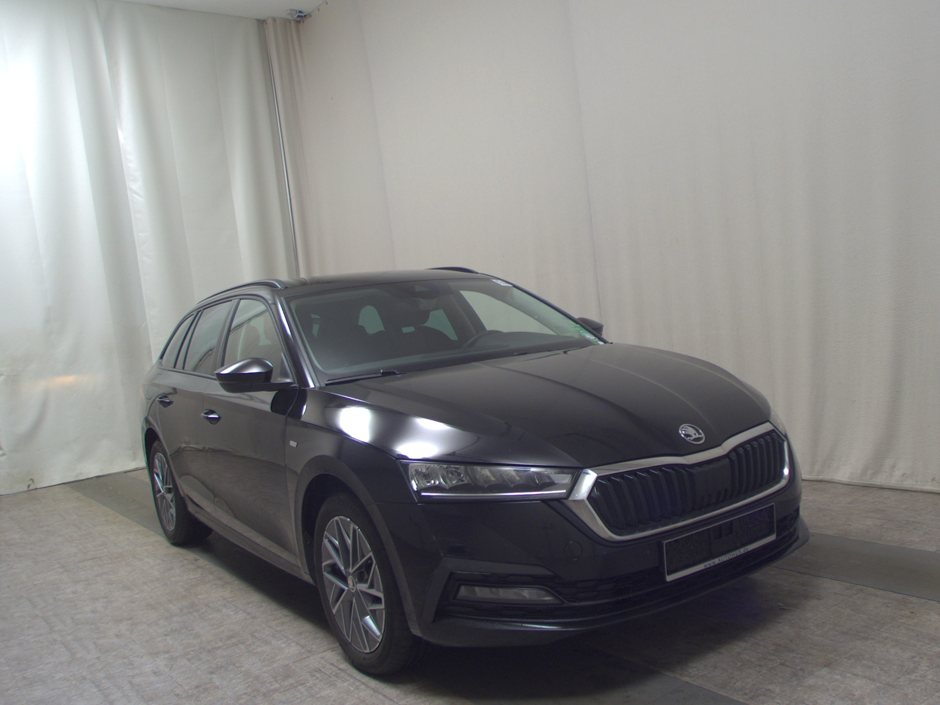 Skoda Octavia Kombi 2.0 TDI Tour Navi LED vc ACC PDC 3