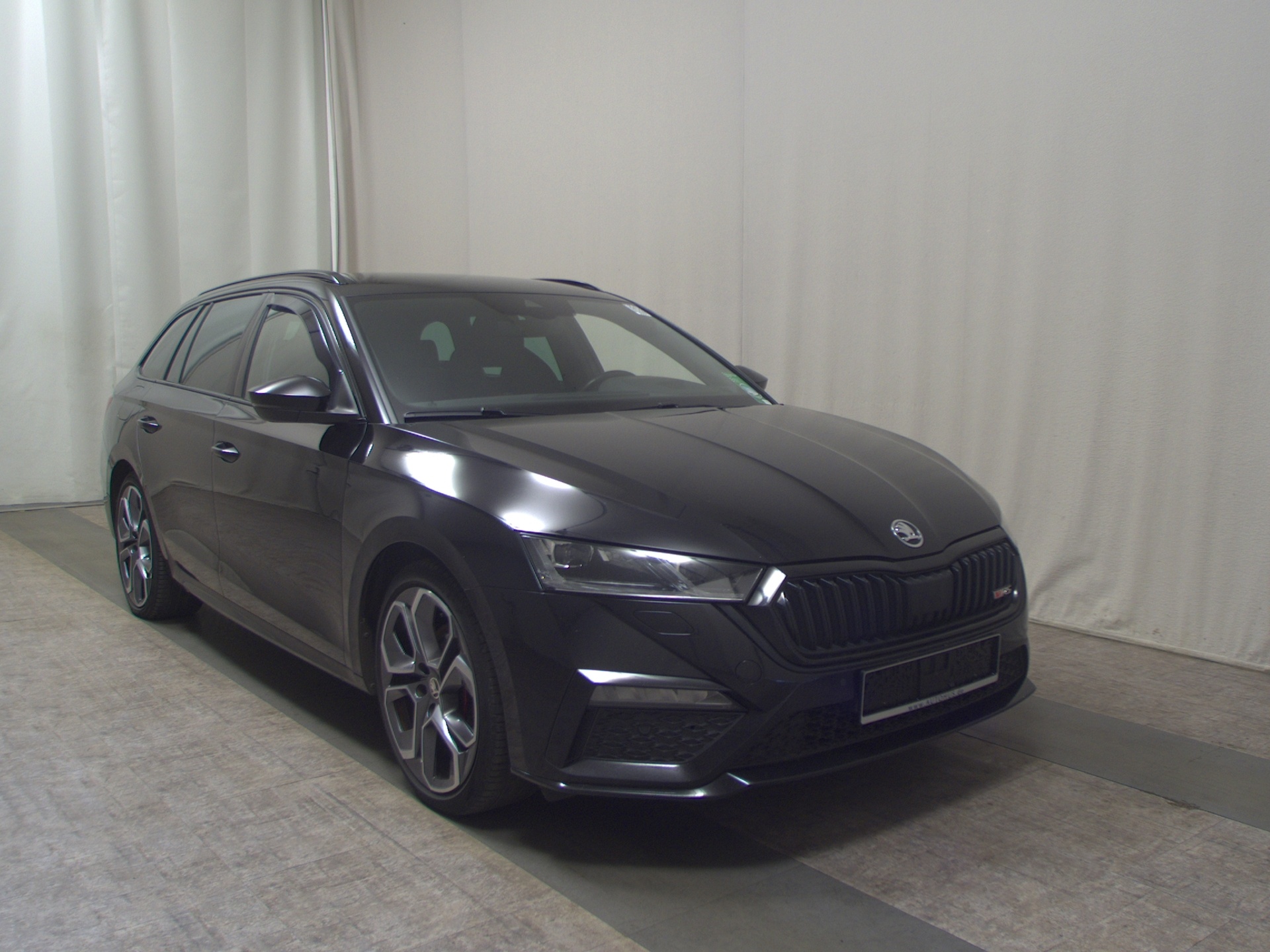 Skoda Octavia Kombi 2.0 TDI RS DCC Navi LED vc HuD RfK 3