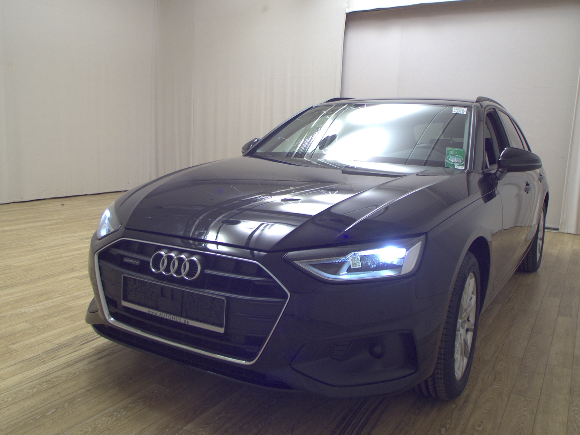 Audi A4 Avant 40 TDI Qu. Leder Navi LED Shz ACC AHK 2