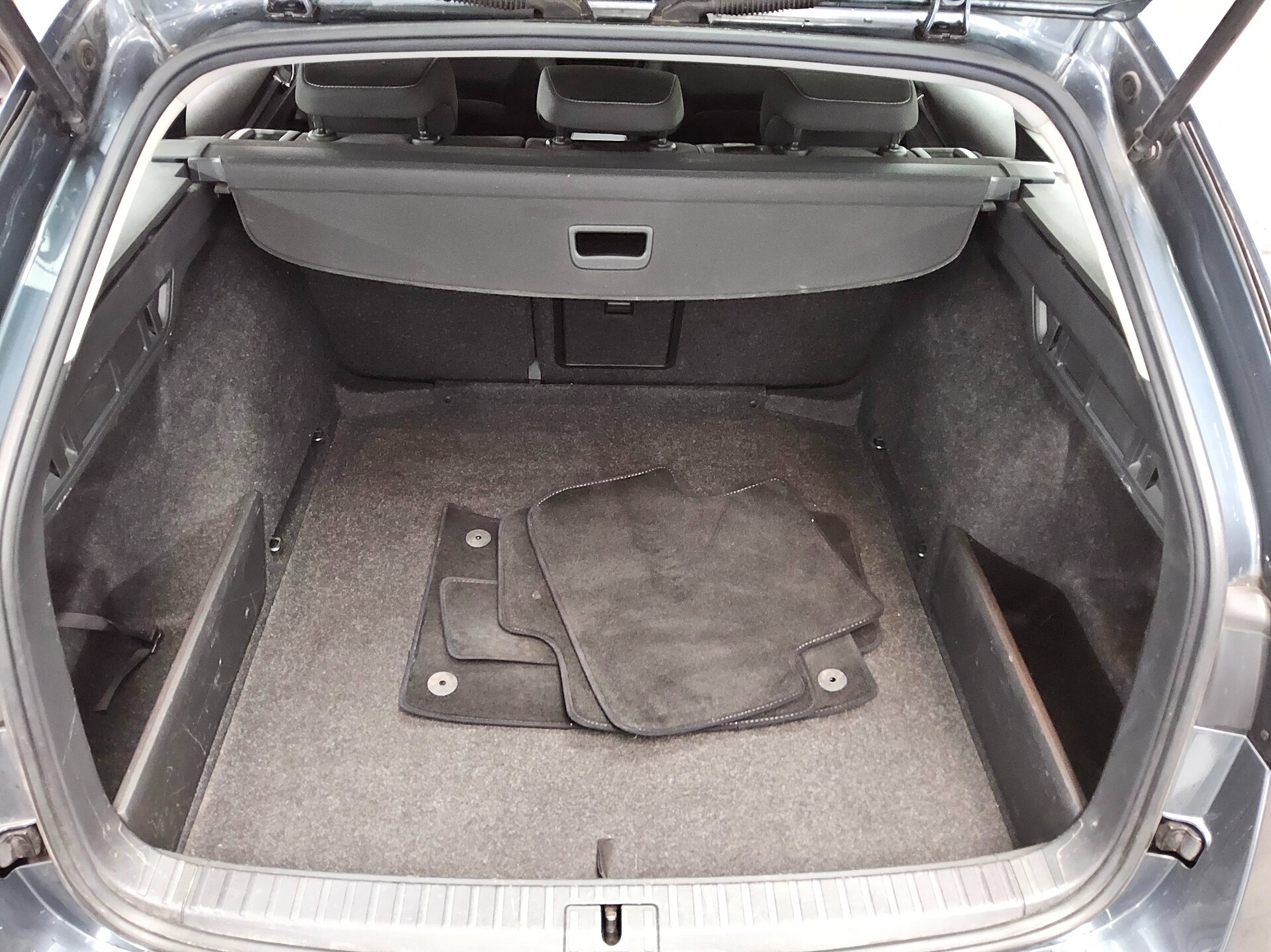 Skoda Octavia Kombi 2.0 TDI Ambition Navi LED vc PDC 12