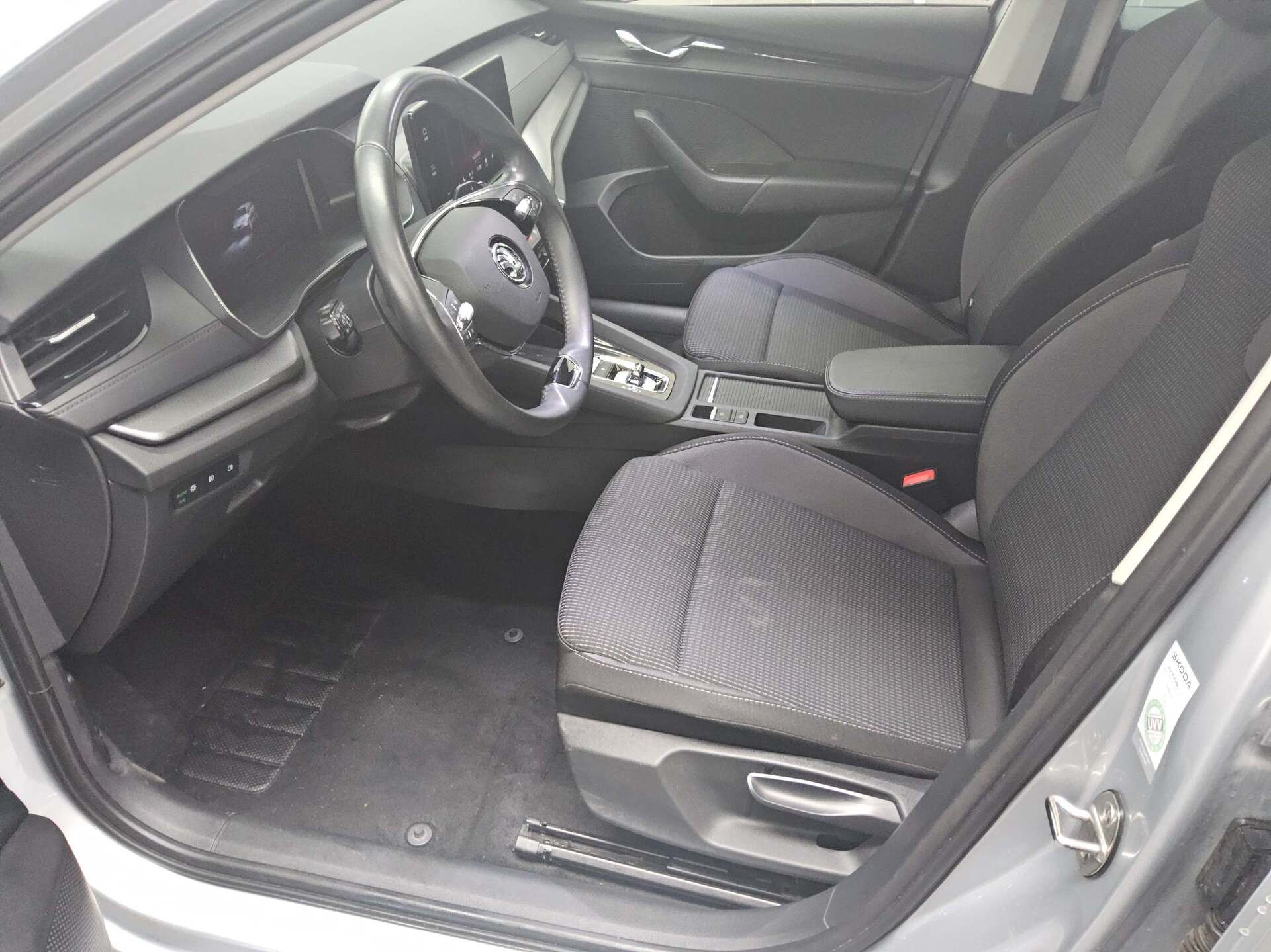 Skoda Octavia Kombi 2.0 TDI Ambition Navi LED vc AHK 9