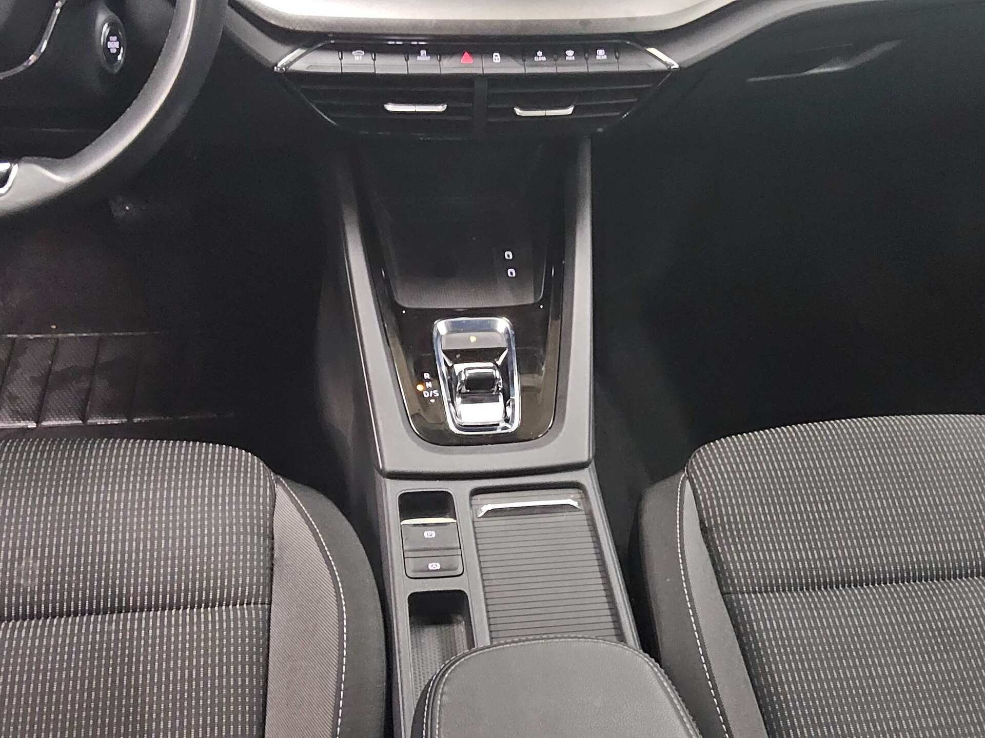 Skoda Octavia Kombi 2.0 TDI Ambition Navi LED vc AHK 6