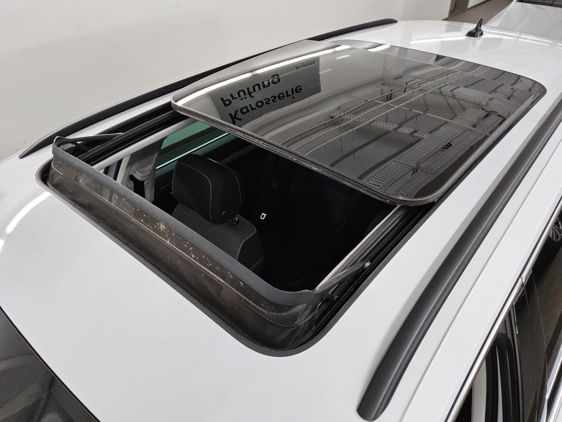 Volkswagen Passat Var. 2.0 TDI Business Navi Pano RFK AHK 12