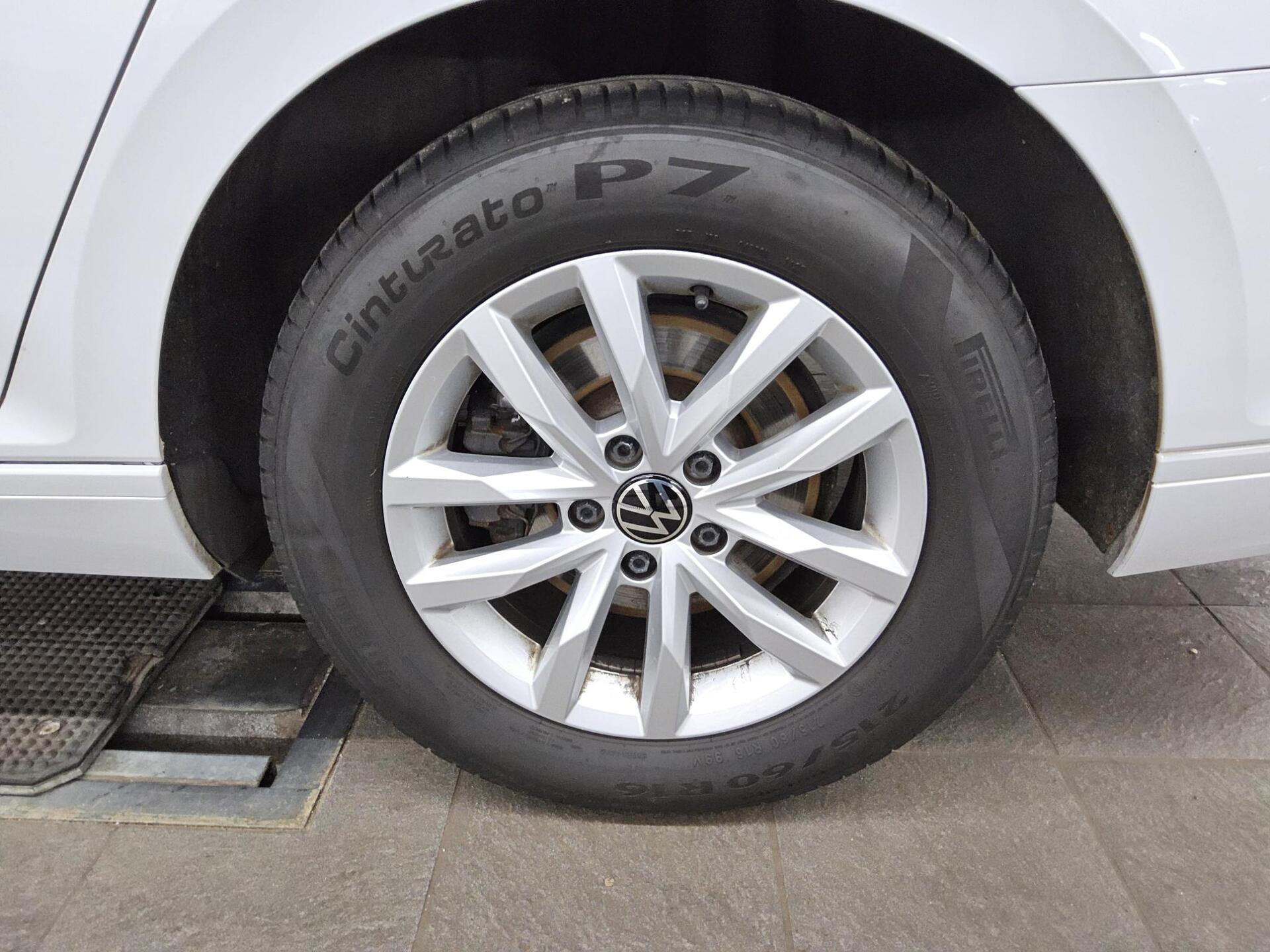 Volkswagen Passat Var. 2.0 TDI Business Navi Pano RFK AHK 10