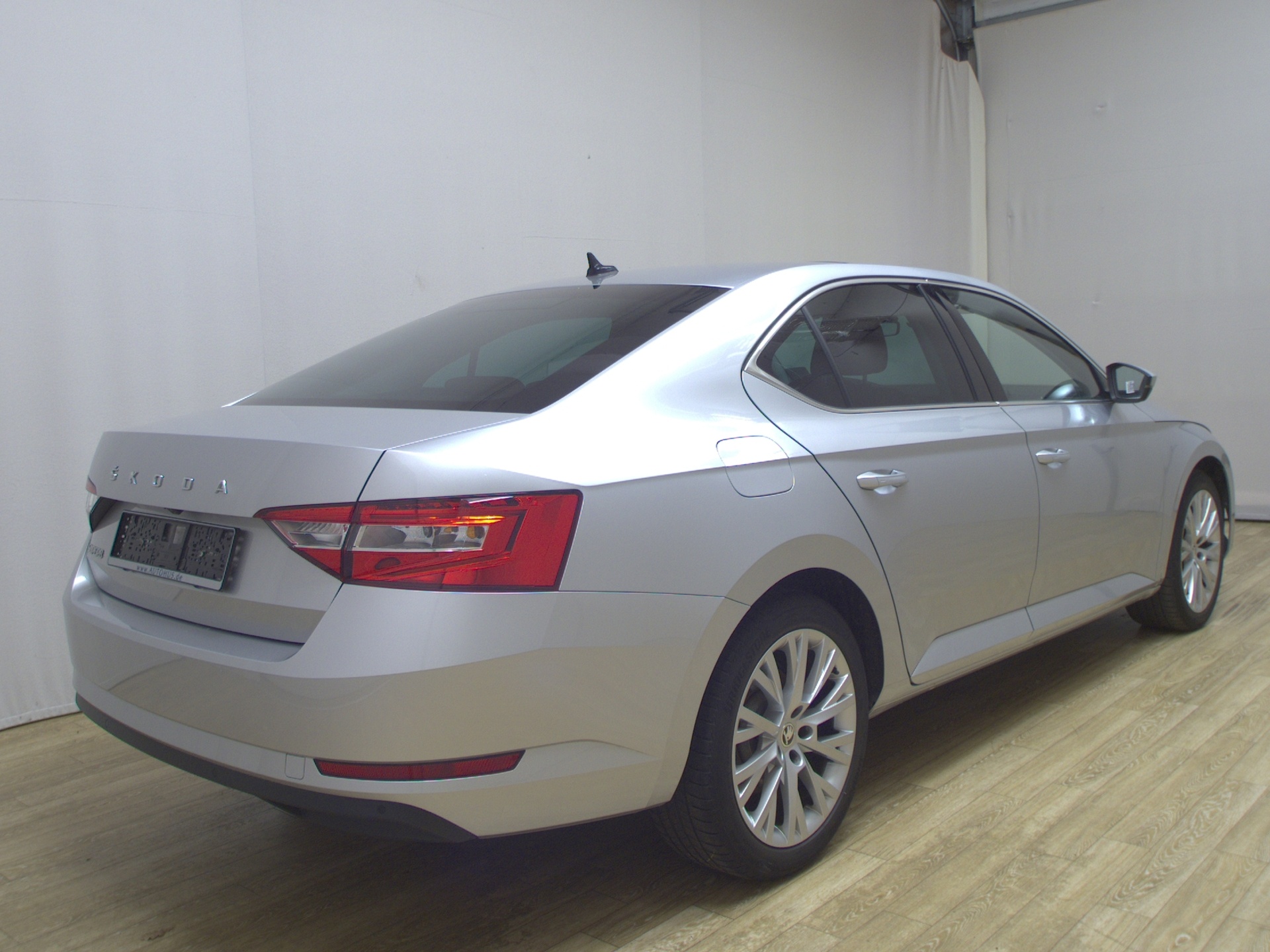 Skoda Superb 2.0 TDI Ambition Navi LED vc Pano RFK 4