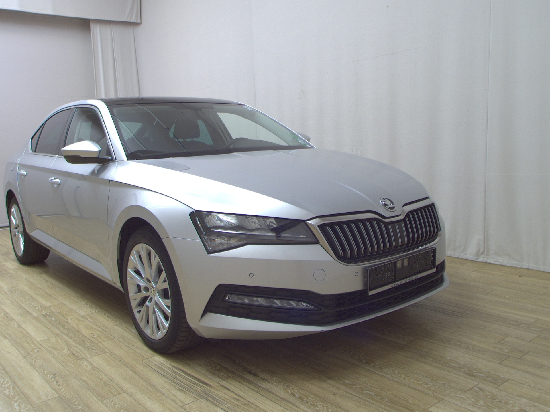 Skoda Superb 2.0 TDI Ambition Navi LED vc Pano RFK 3