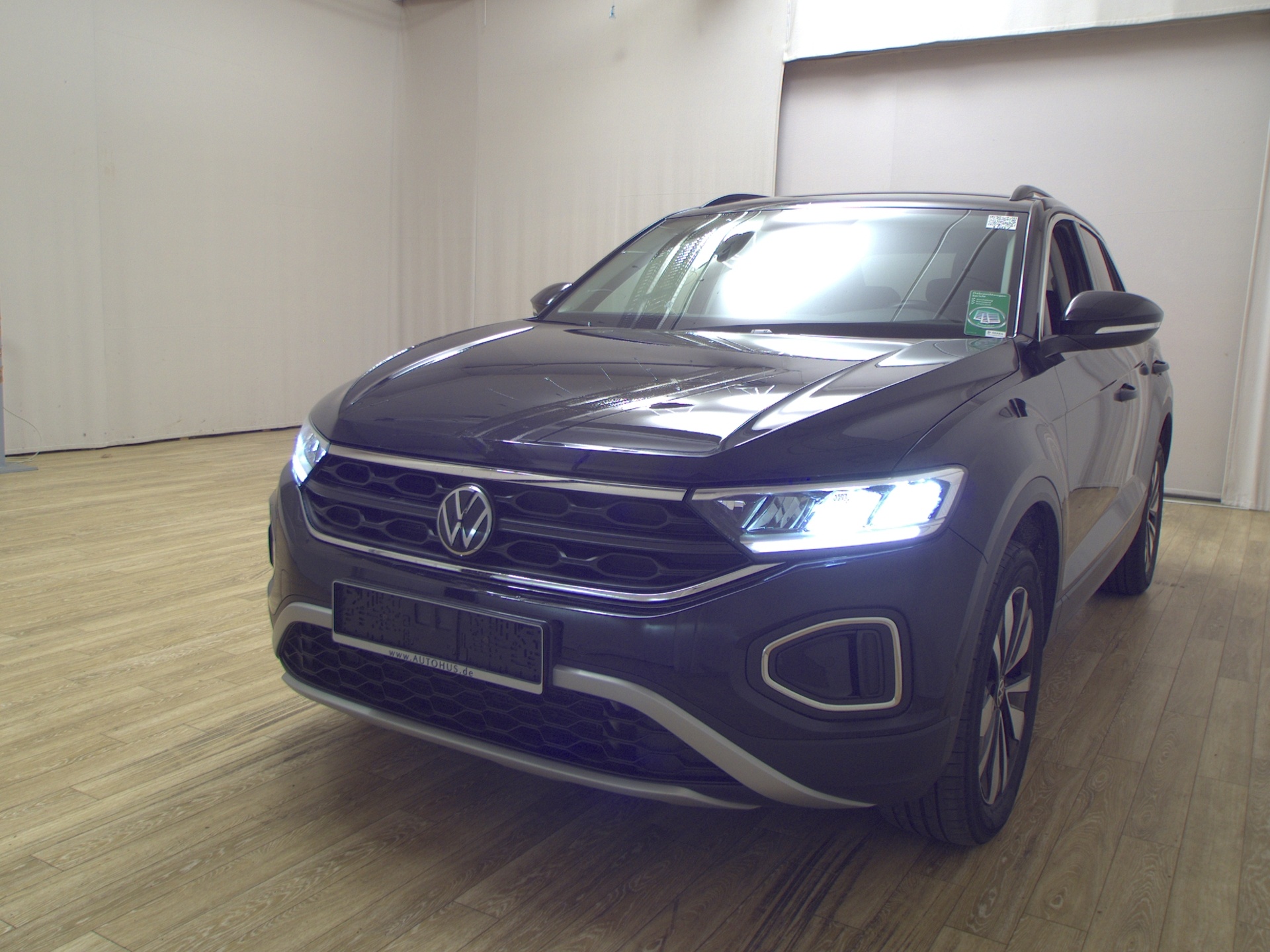 Volkswagen T-Roc 2.0 TDI Move Navi LED DC ACC Shz PDC 2