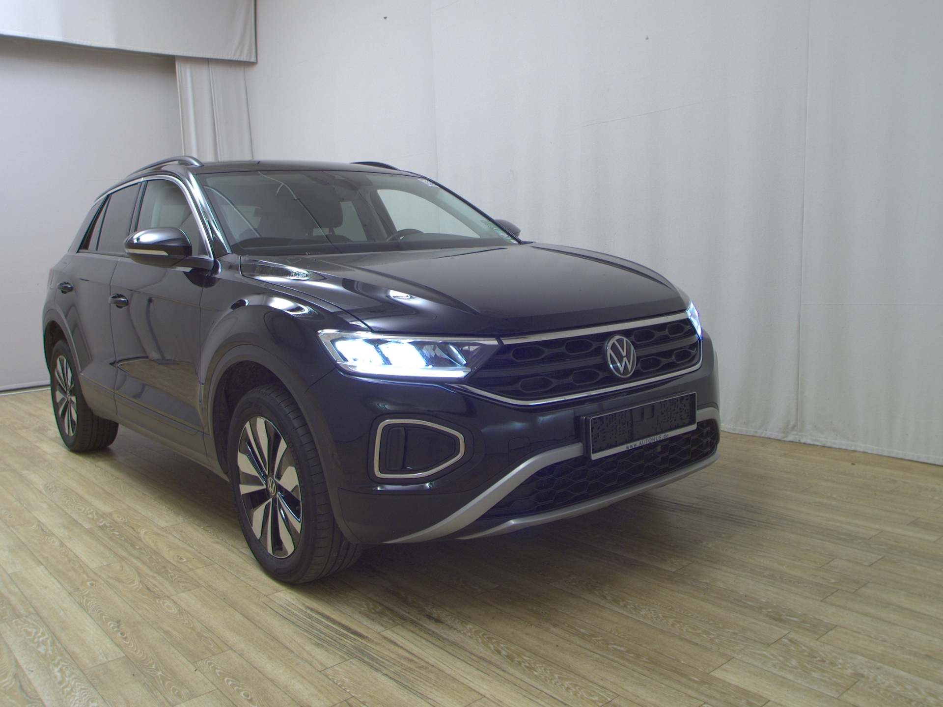 Volkswagen T-Roc 2.0 TDI Move Navi LED DC ACC Shz PDC 3