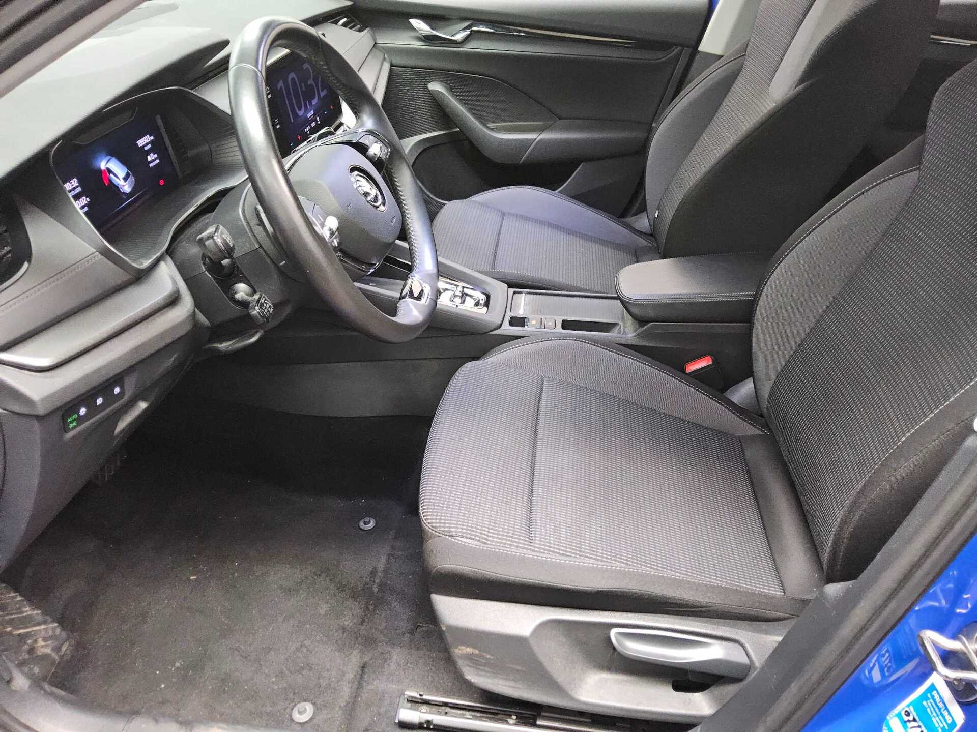 Skoda Octavia Kombi 2.0 TDI Ambition DCC Navi vc LED 9