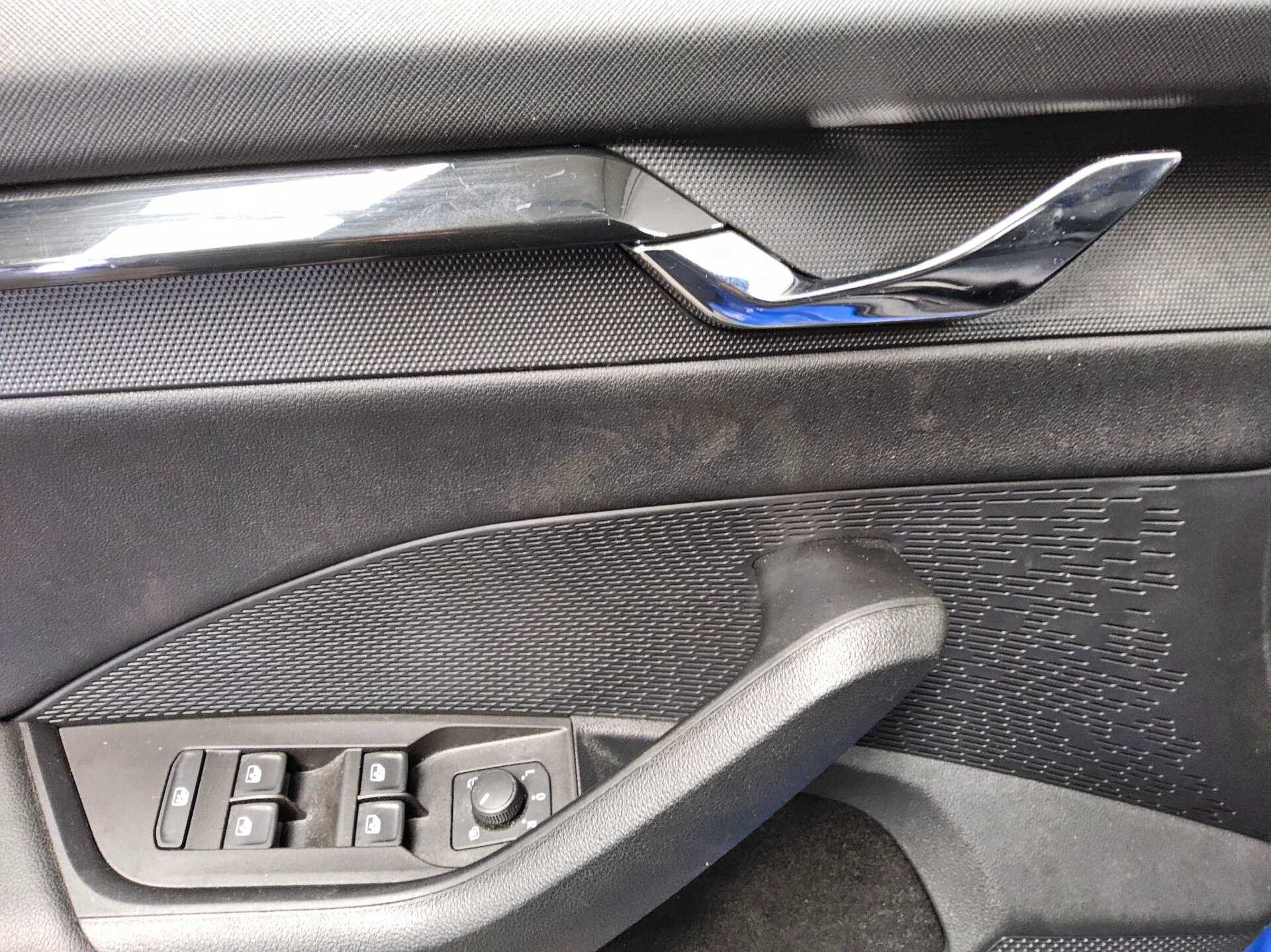 Skoda Octavia Kombi 2.0 TDI Ambition DCC Navi vc LED 10