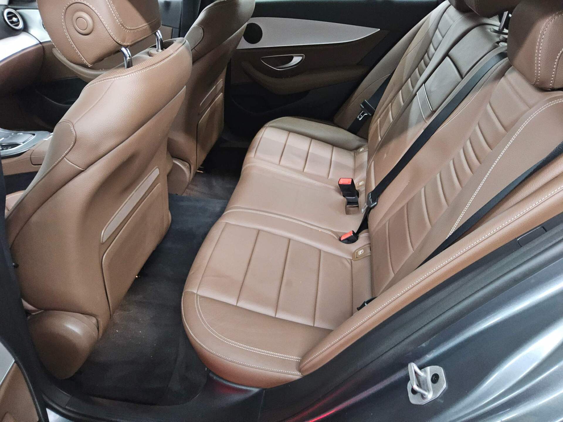 Mercedes-Benz E 300 T de AMG-Line Leder MBUX Widesc. 360° AHK 13