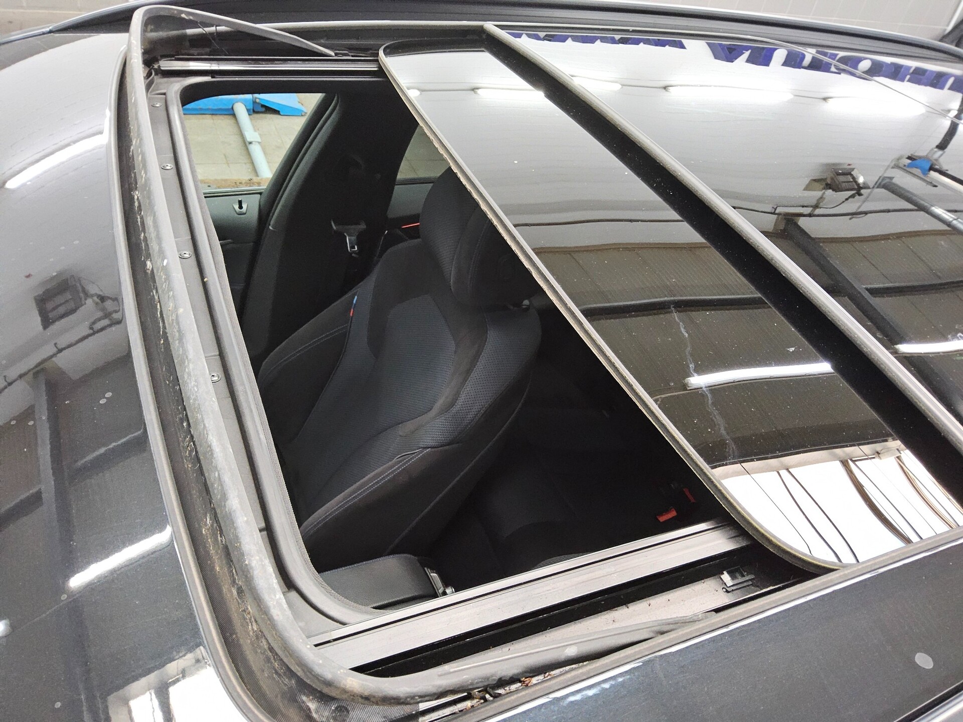 BMW 520dA Touring M-Sport Navi LC Pro HuD Pano HiFi 13